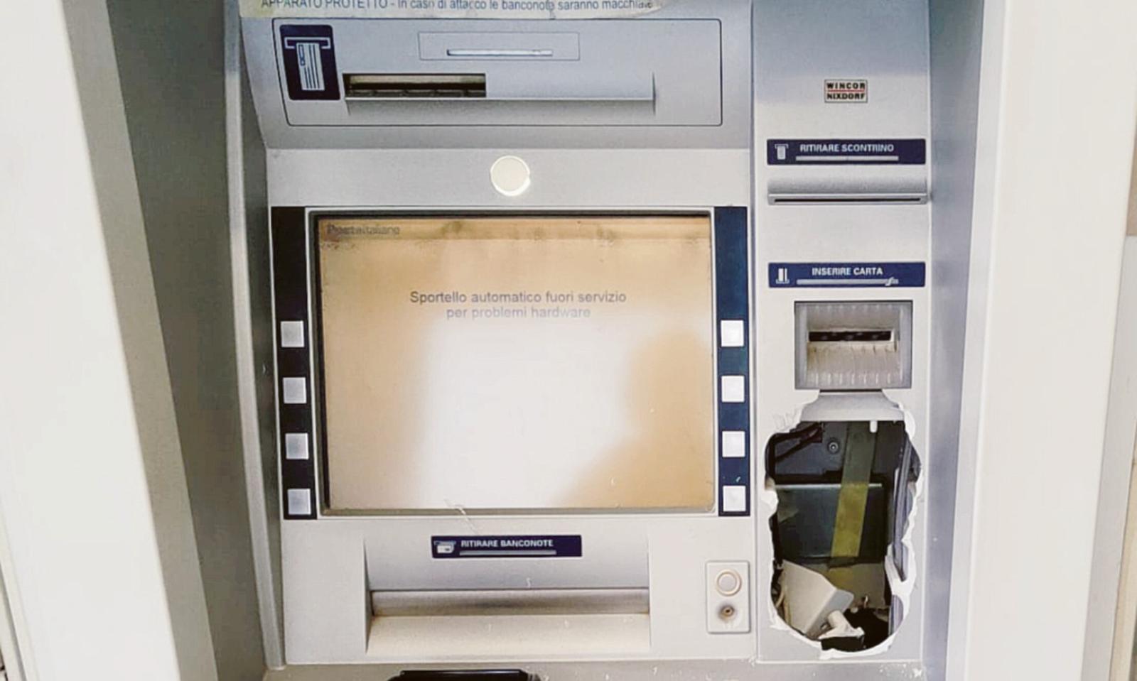 Assalto esplosivo al Bancomat: fallito