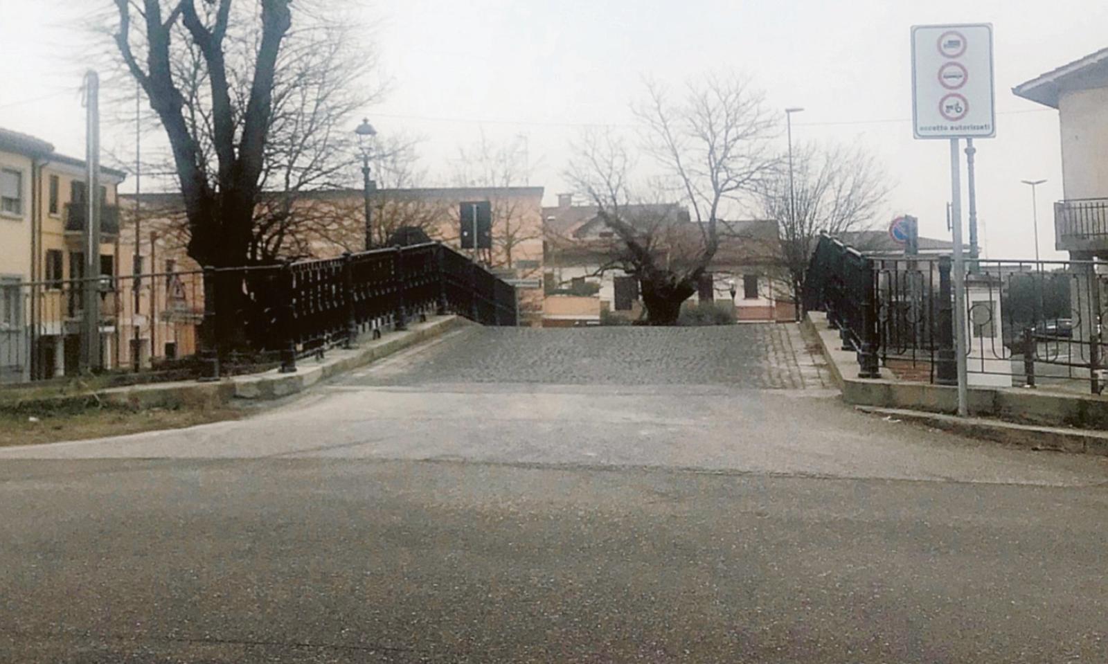 Ponte ripristinato a tempo di record