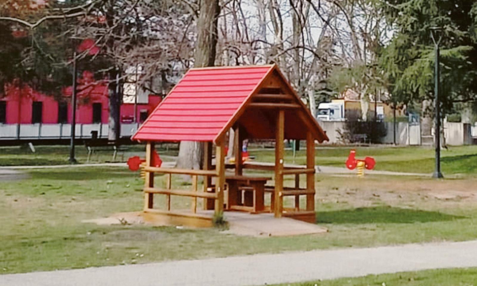 Ai giardini arrivano giostre e giochi