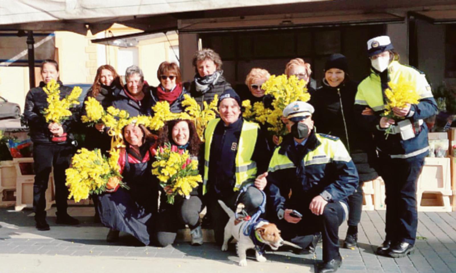 Al mercato mimose per tutte le donne