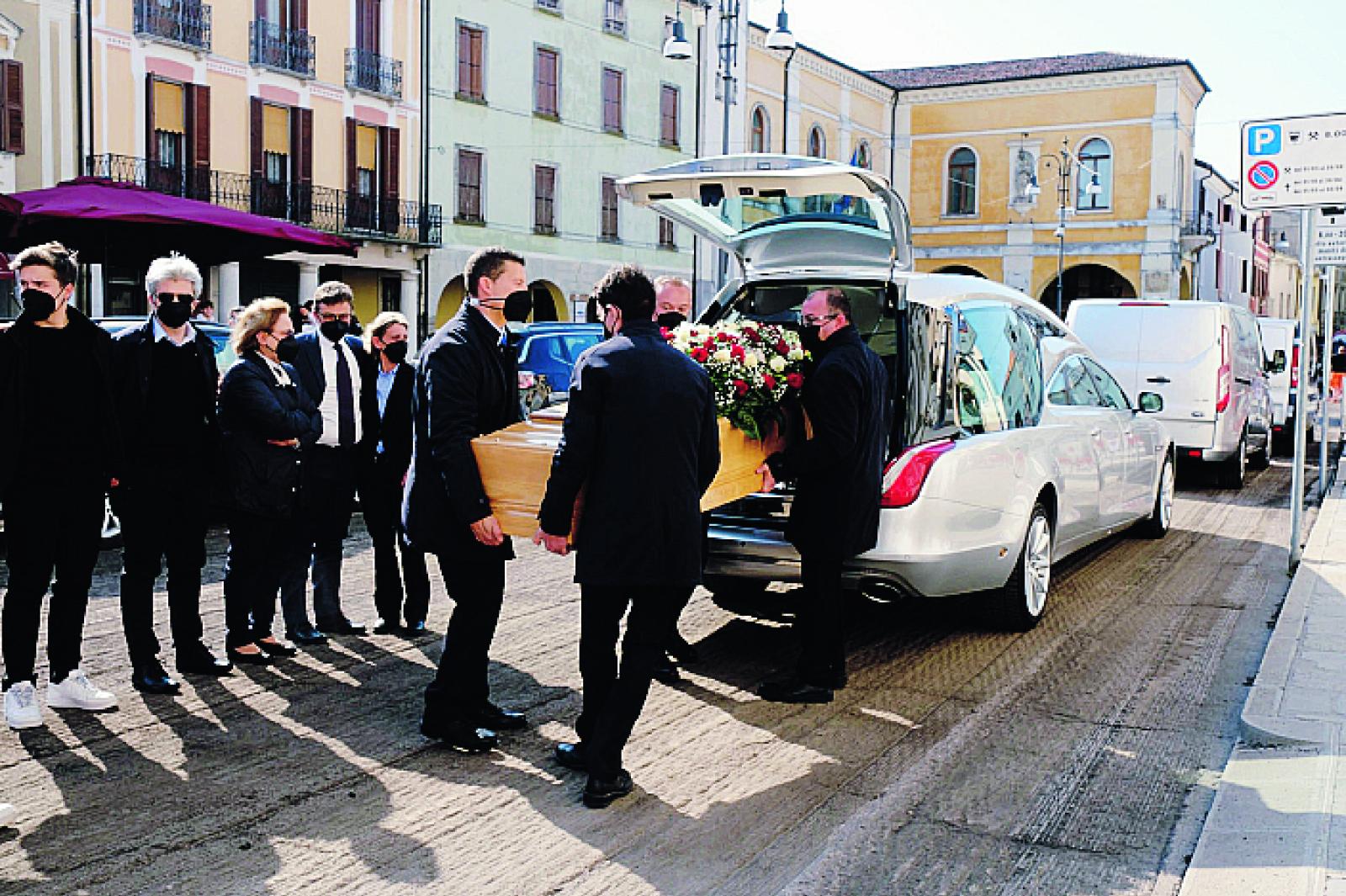 Dolore e commozione per l&rsquo;addio a Remo