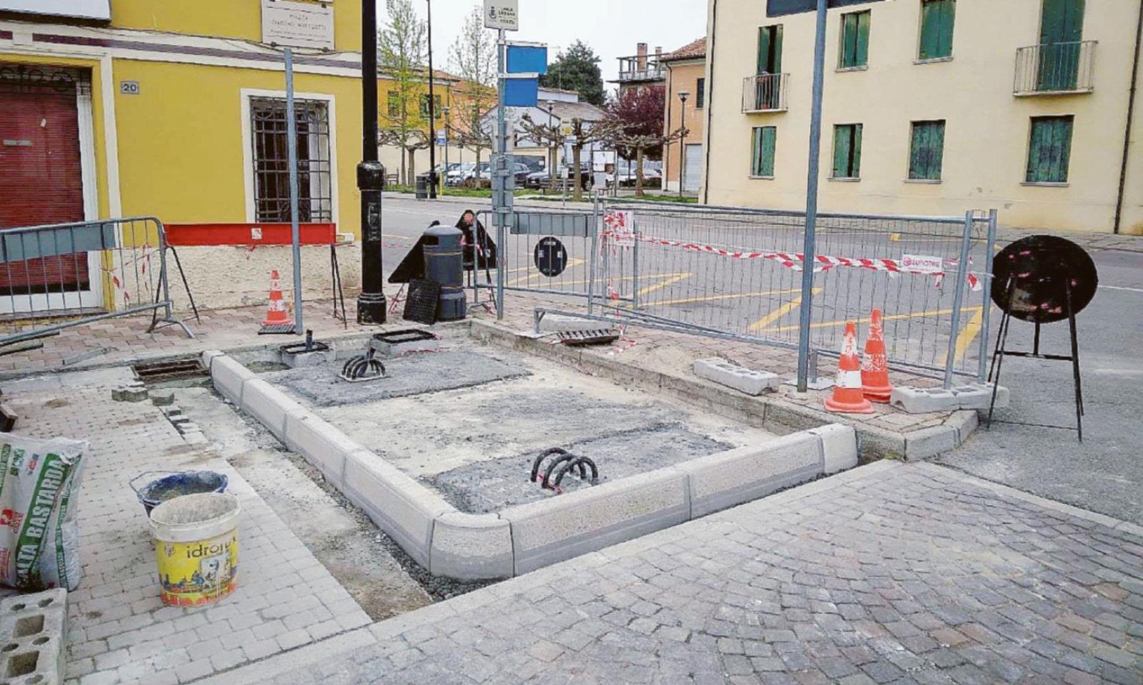 Fermate del bus nuove e pi&ugrave; sicure