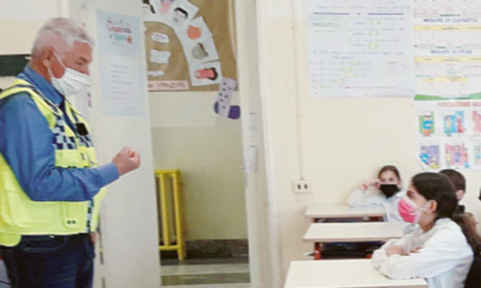 Compiti per casa: gonfiare le ruote, tirar su la catena... e imparare i segnali