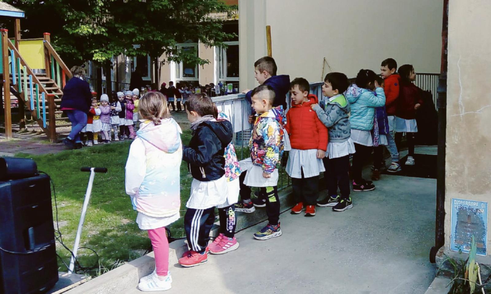 Amico albero ti piantiamo noi