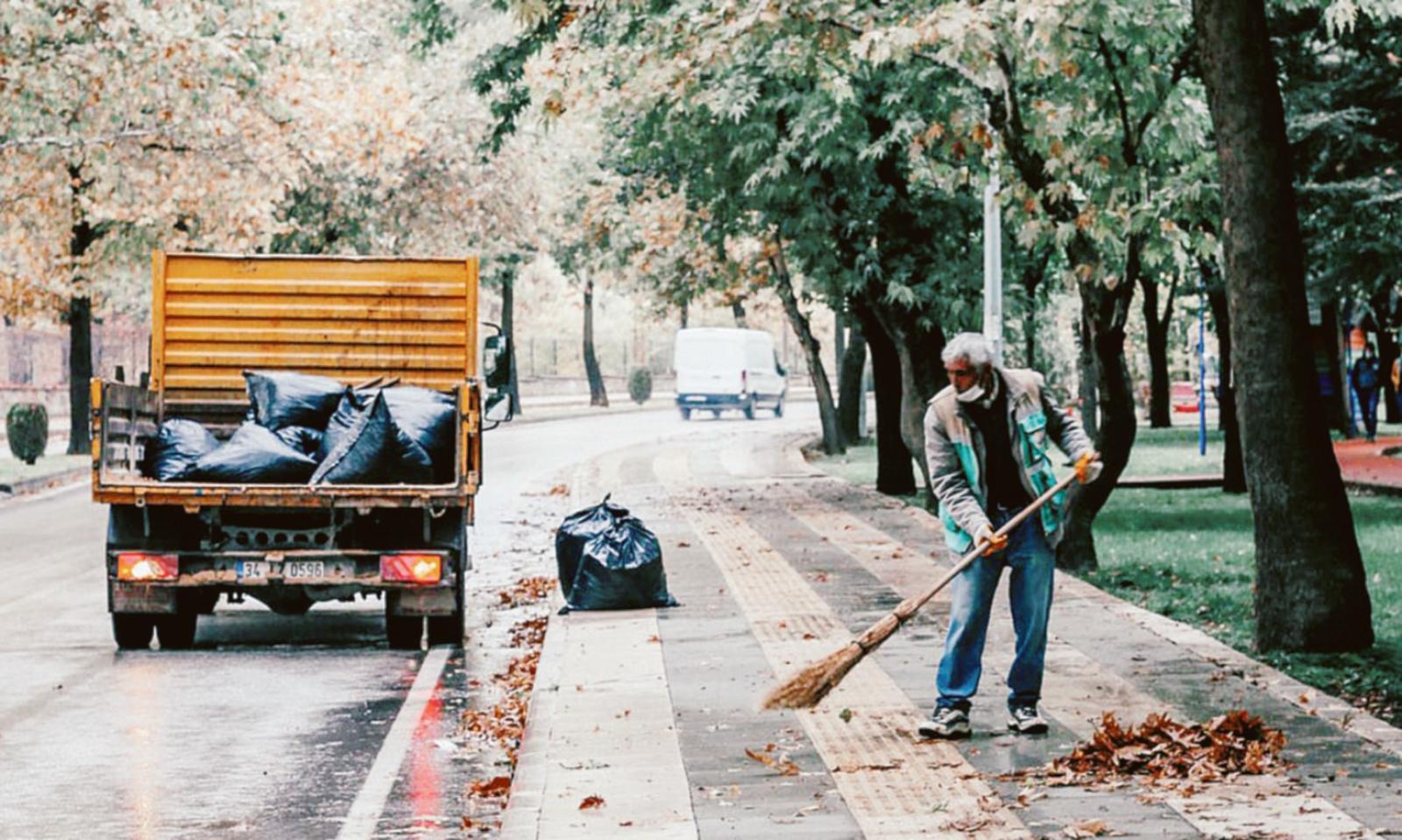 Strade, pulizia anche nei festivi