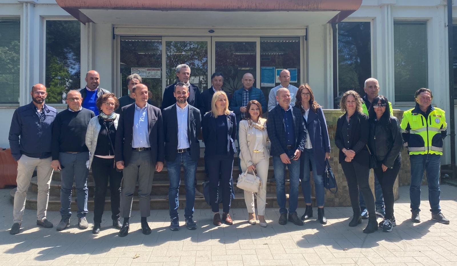 Ex centrale, la demolizione procede