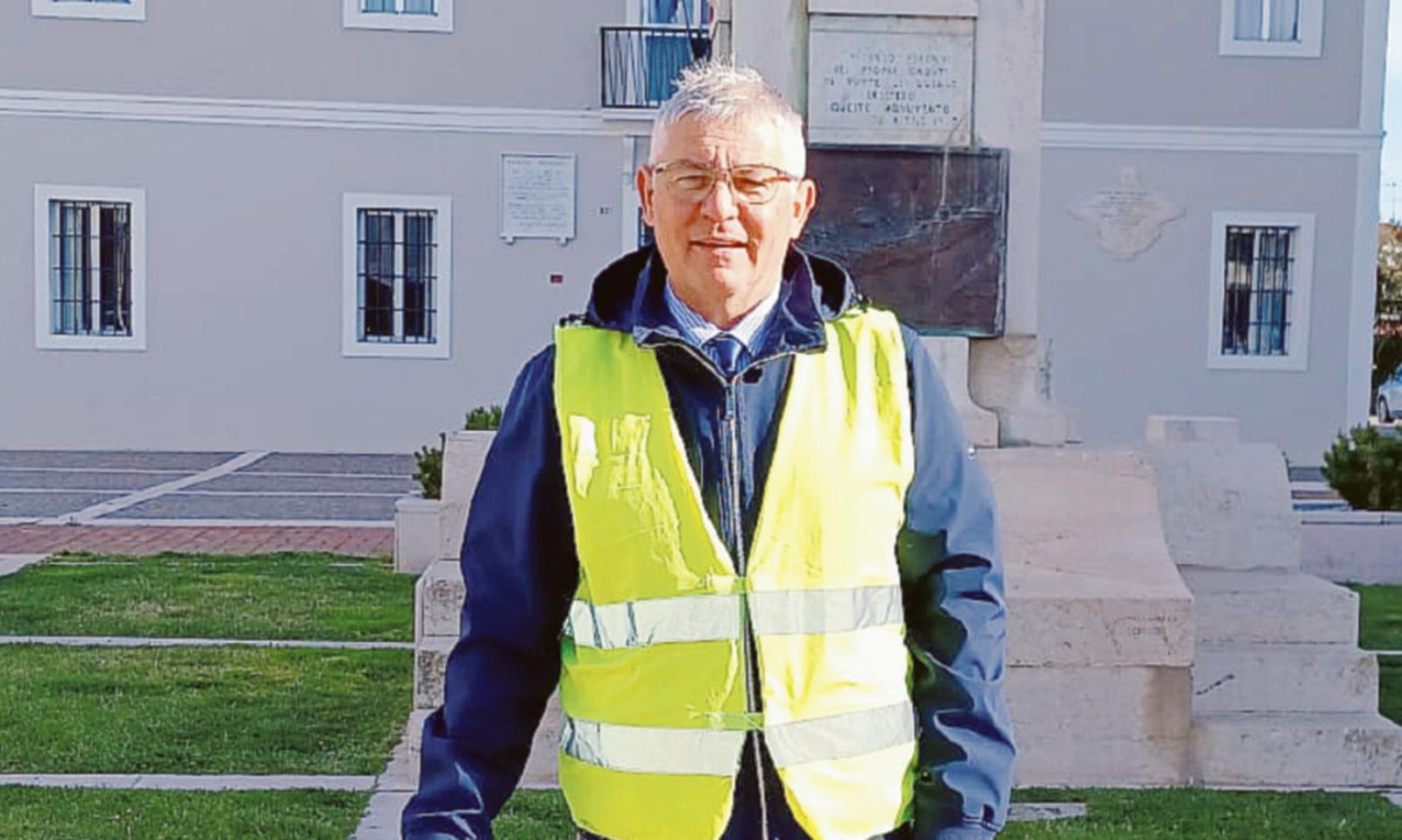 Mario, l'ex comandante dei vigili, sostiene la sindaca!