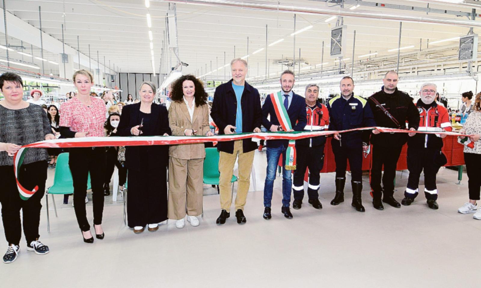Apre l'azienda di sole donne. E d&agrave; lavoro a 70 persone
