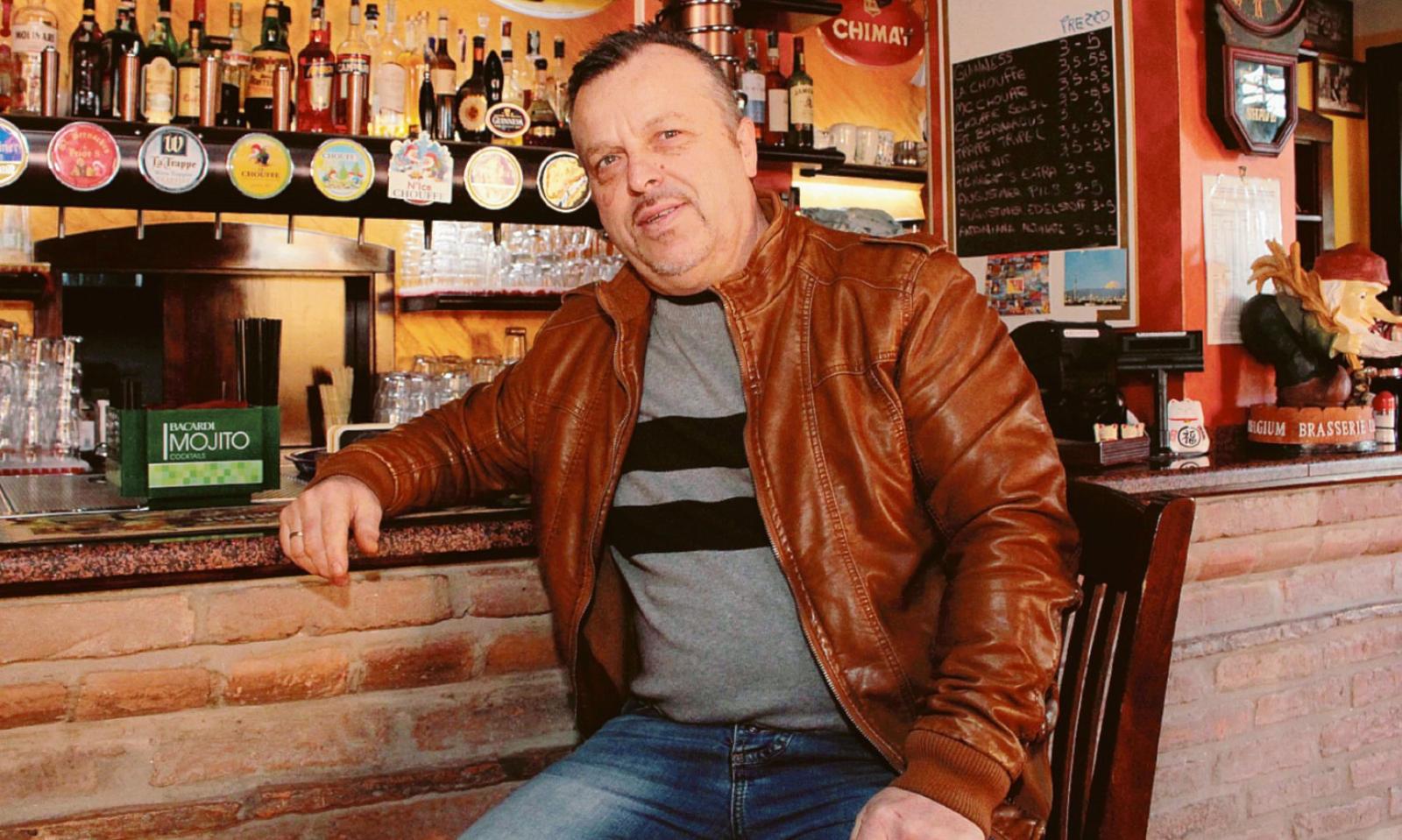  Gianfranco Caniato, titolare del Pub 04, di Fenil del Turco