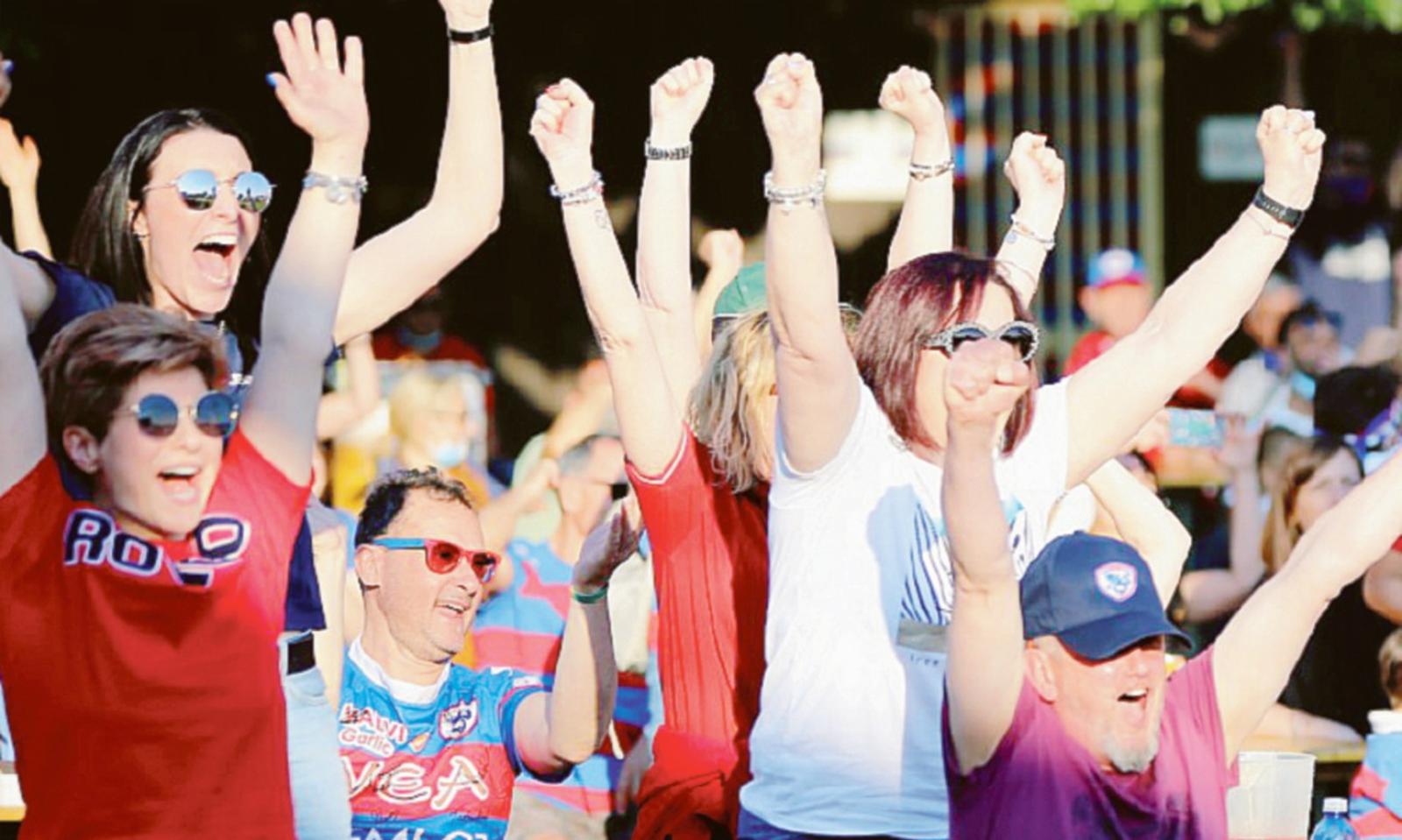 Una marea rossobl&ugrave; pronta a invadere Parma