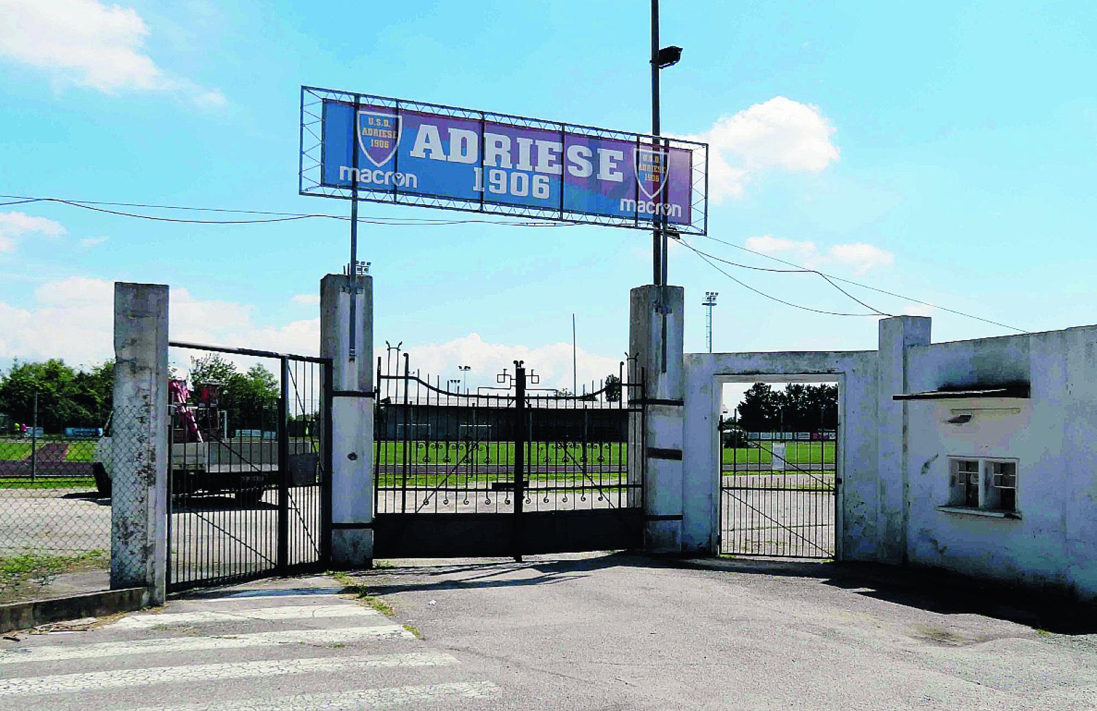 Stadio "Bettinazzi", il bando diventa un caso