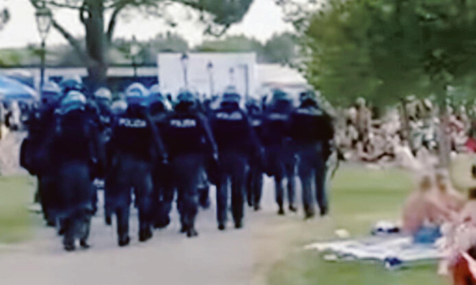  Caos sul Garda e ragazze molestate in treno. Zaia: &ldquo;Adesso repressione&rdquo;