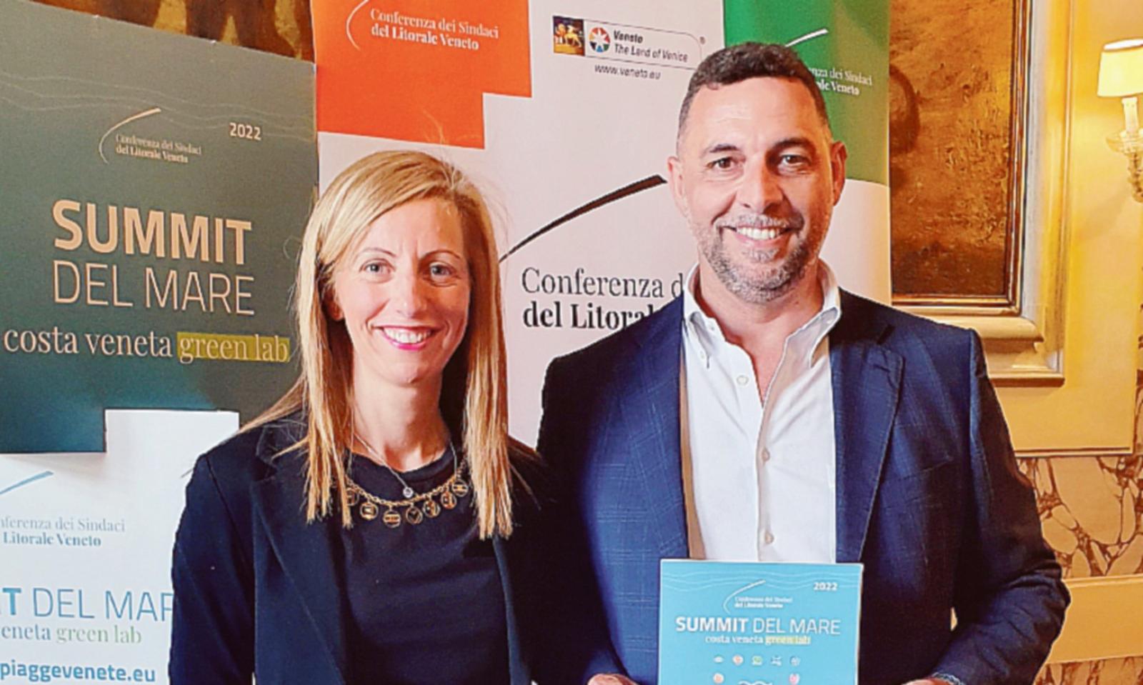 Di notte. In pineta. Sotto le stelle