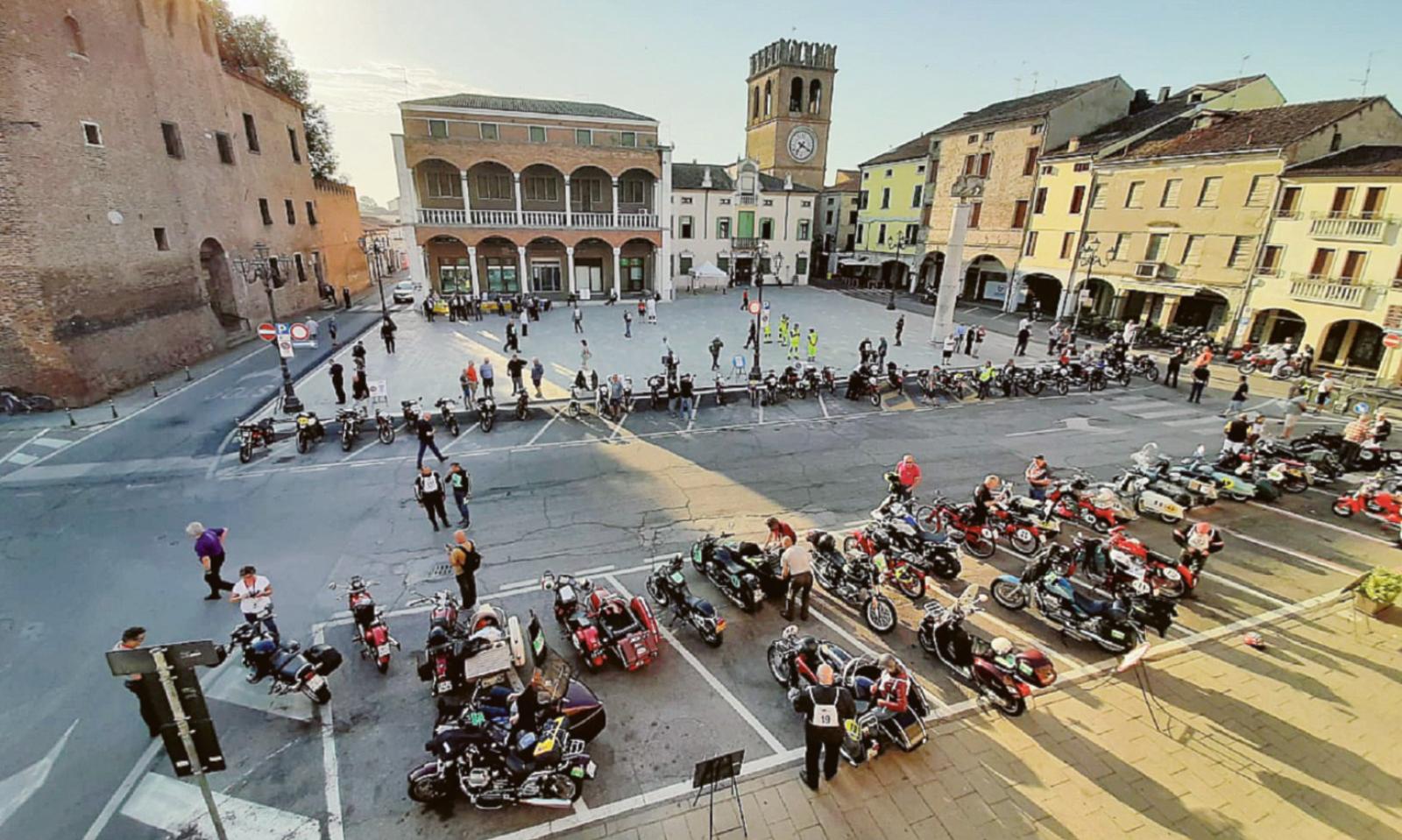La maratona delle moto, guidata da una 90enne!