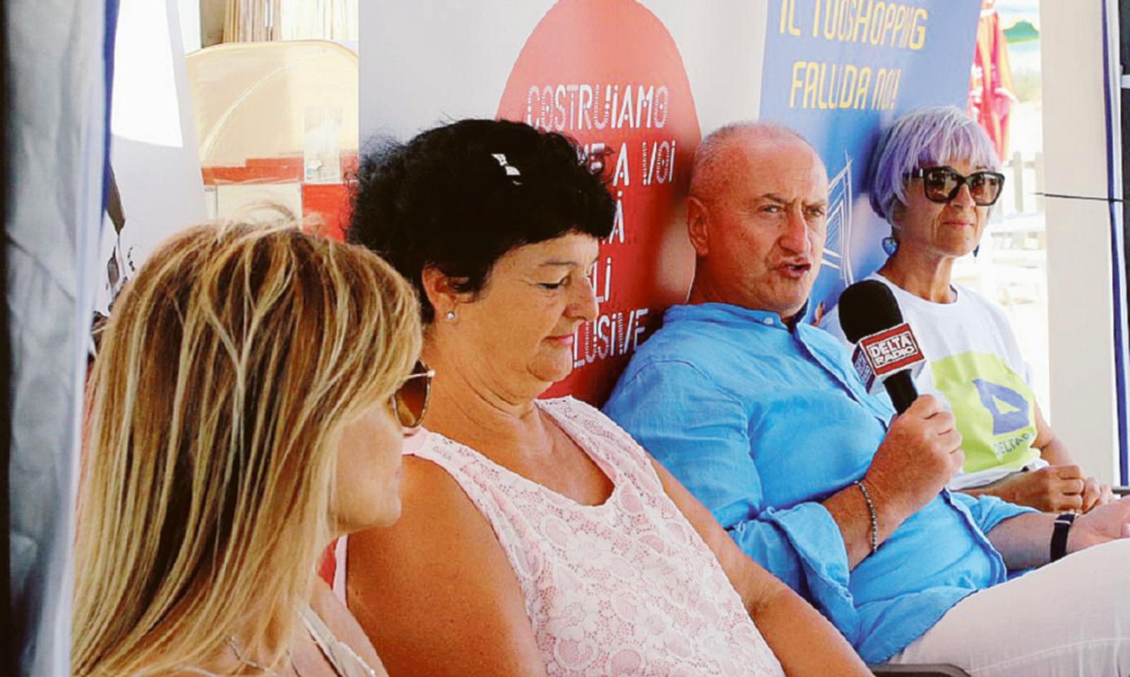 In spiaggia, ma non in vacanza