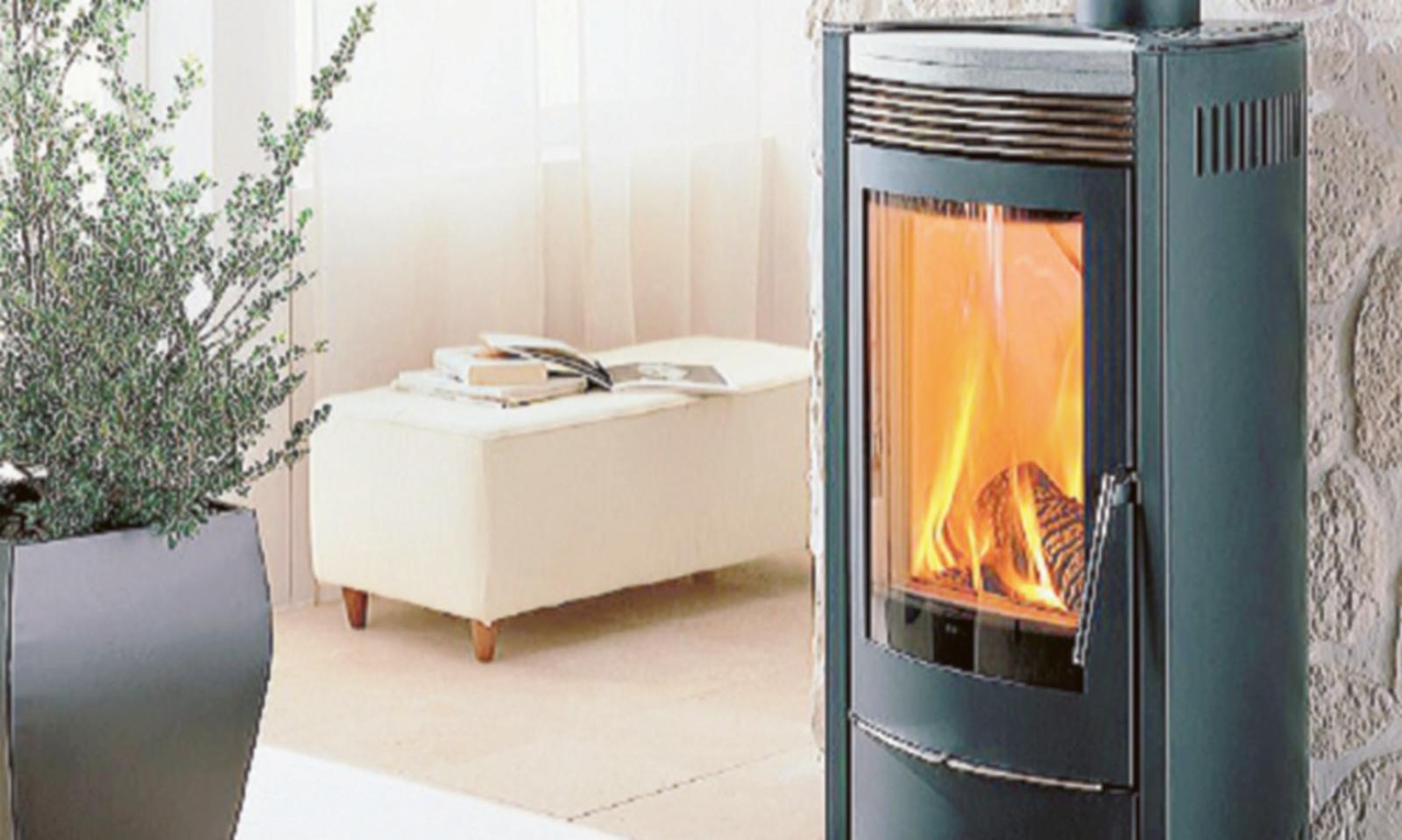 Arrivano gli incentivi per cambiare stufa a legna