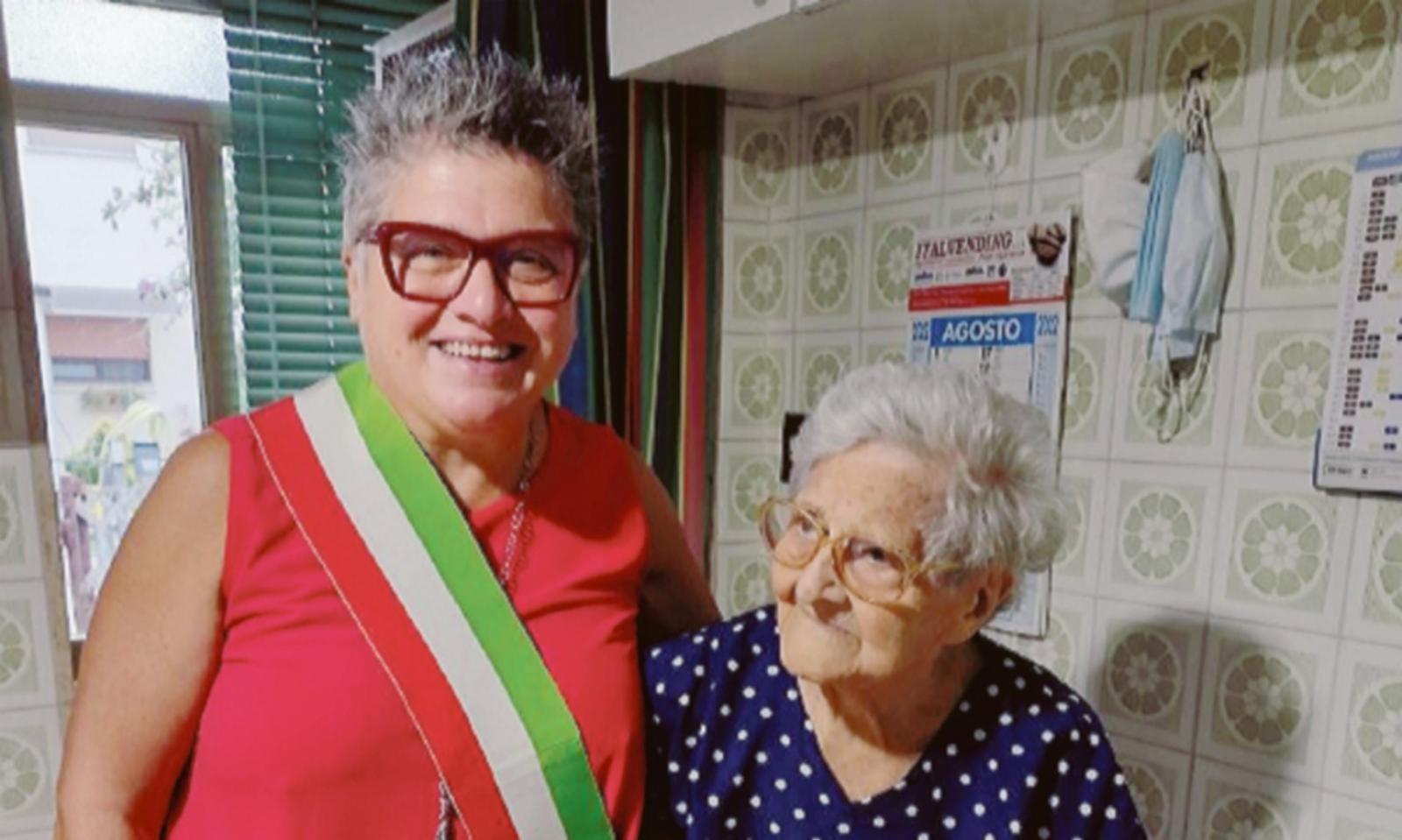 Secolo raggiunto e distanziato, Anna dice 102!