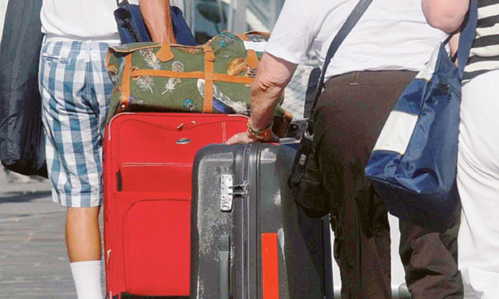 Bollette insostenibile, la stagione turistica finisce in anticipo