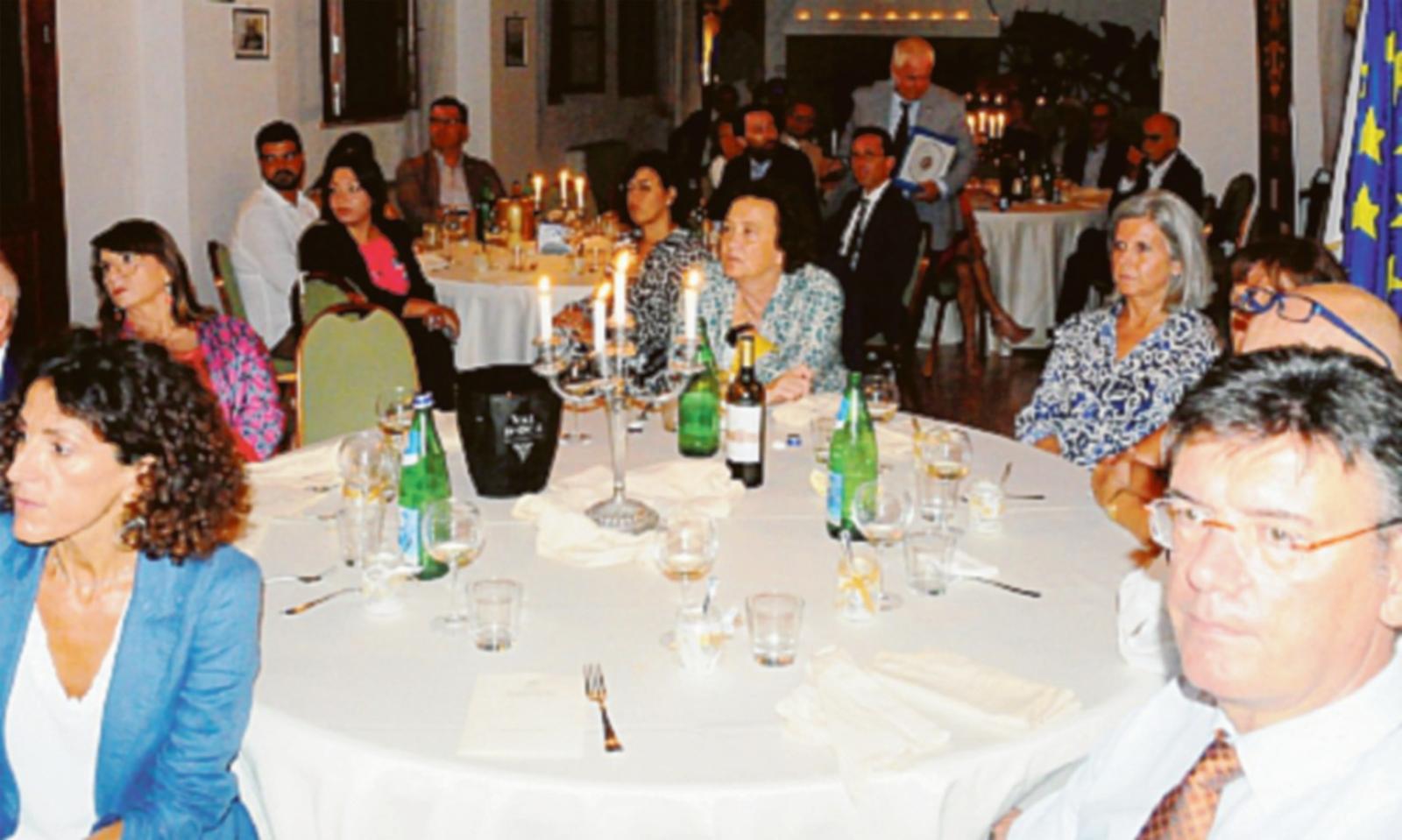 Al Rotary protagonista l&rsquo;ostrica rosa