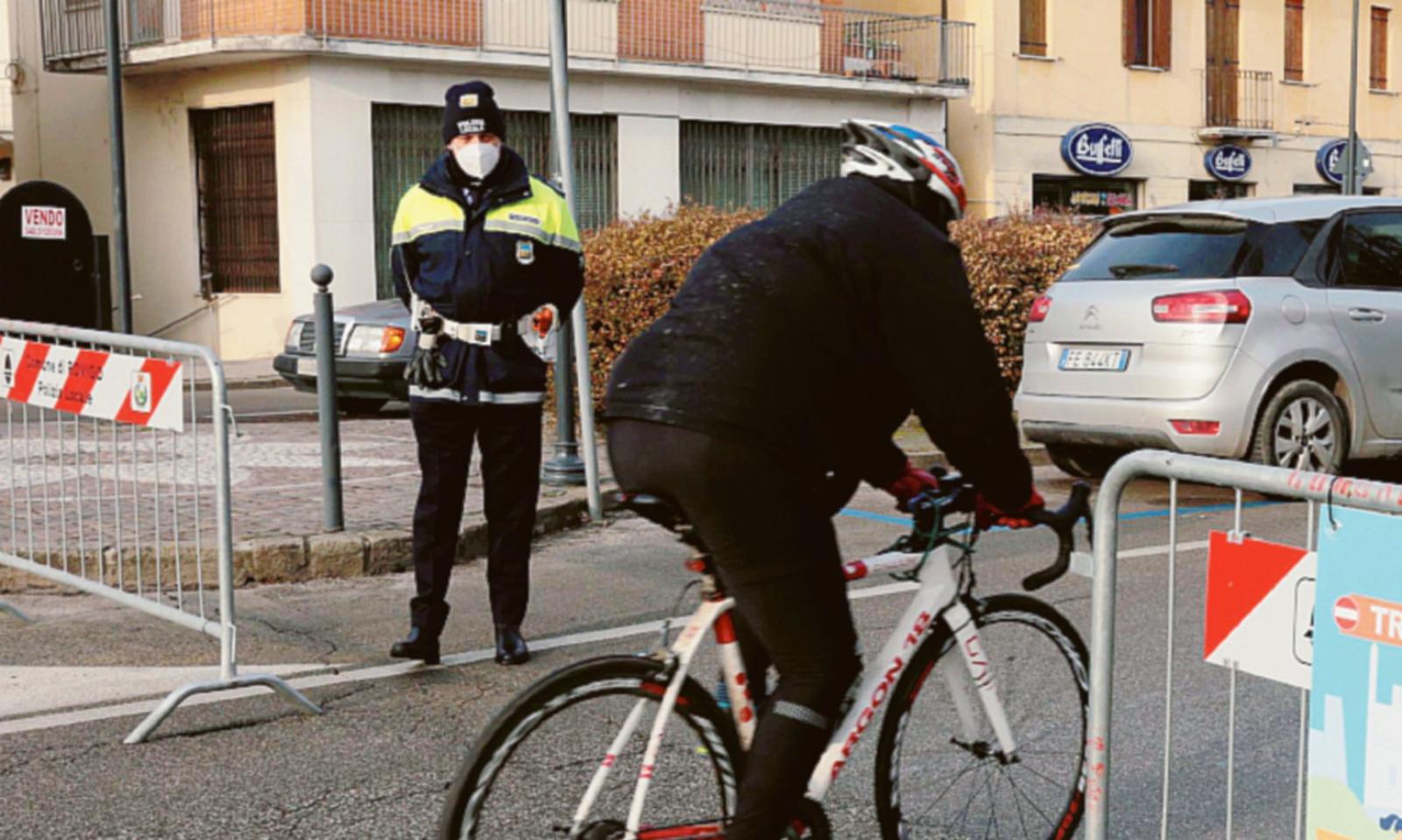 Tornano gli stop alle auto