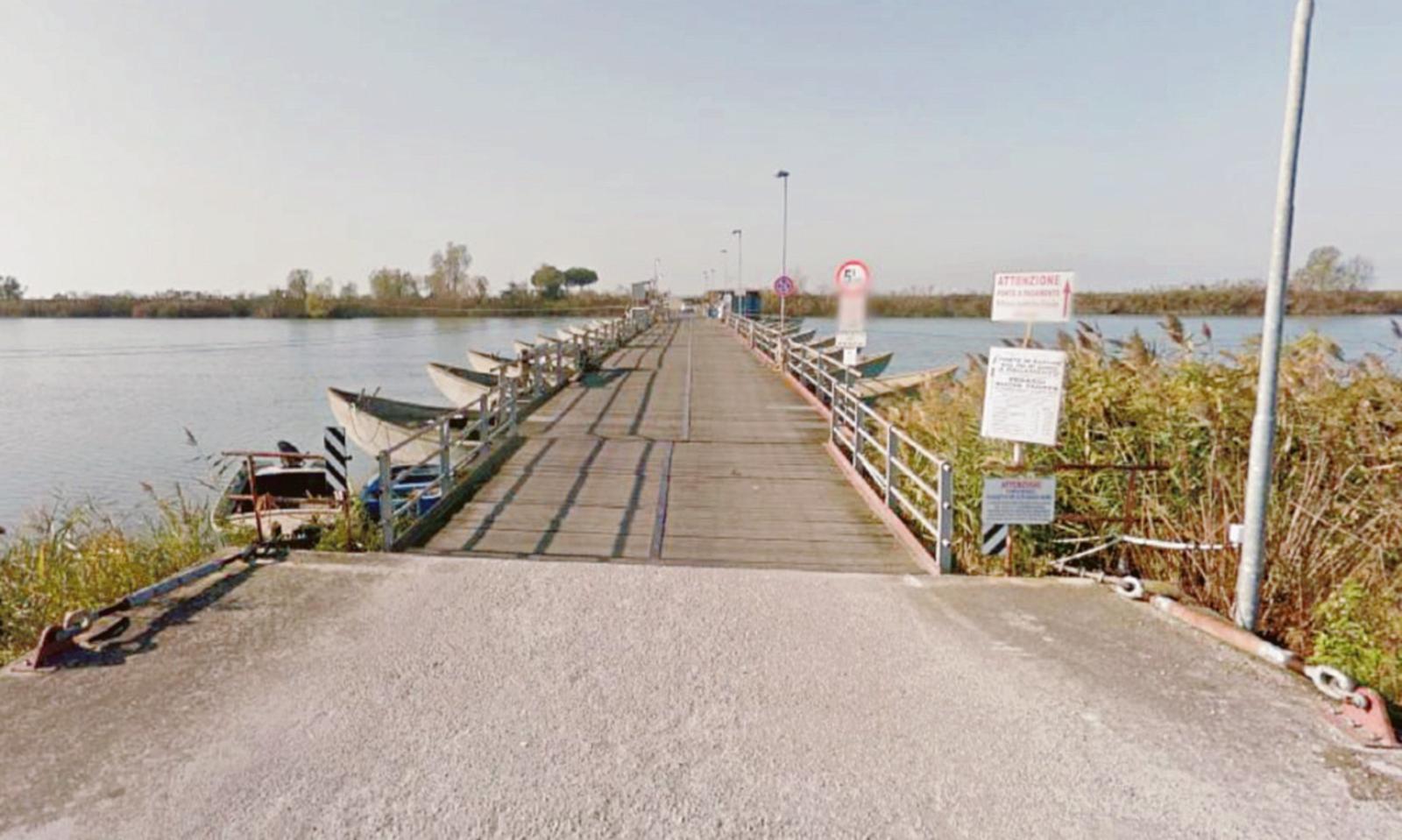 Ponte di barche: contratto ok per quattro anni, 66mila euro