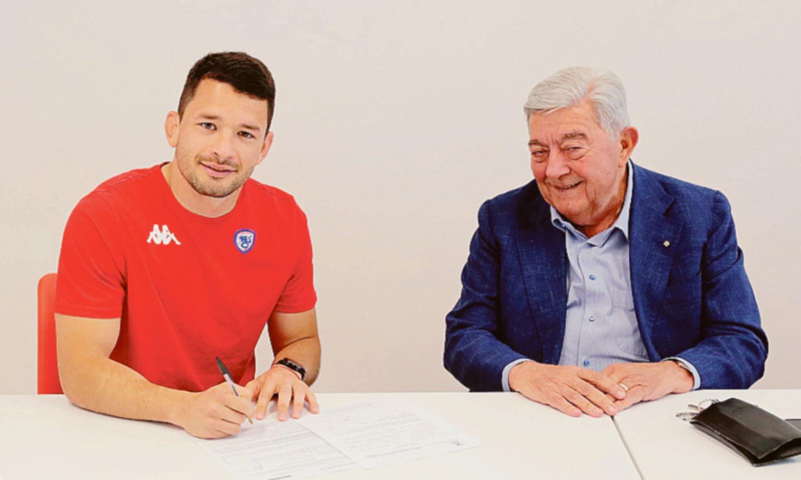 Lautaro Baz&aacute;n Val&eacute;z veste rossobl&ugrave;