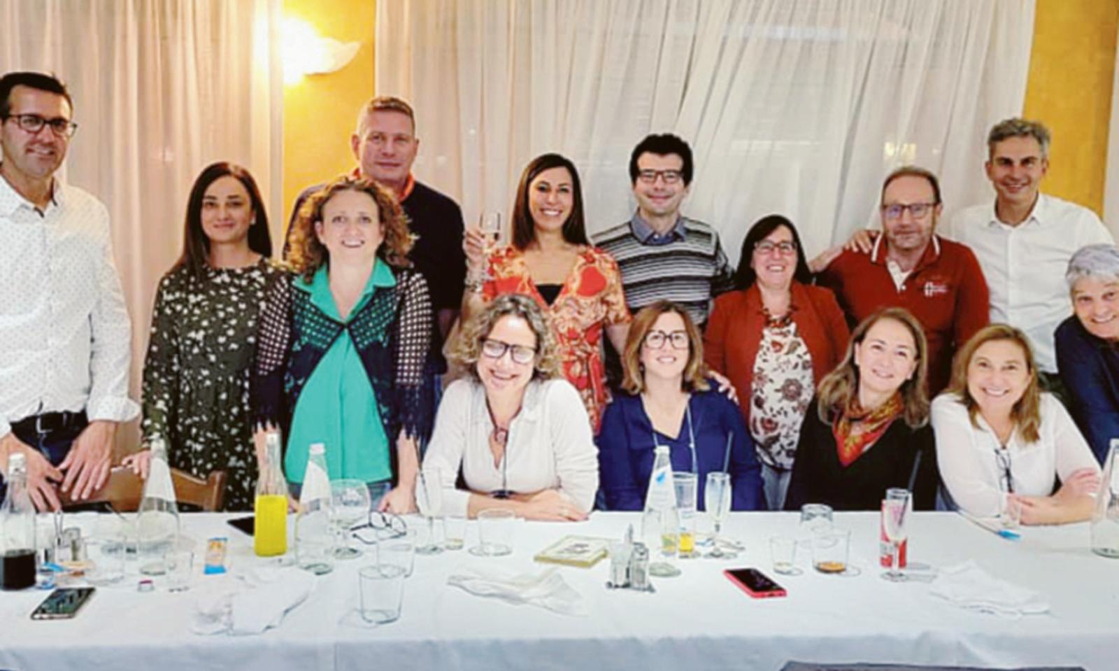 I cinquantenni della De Silvestri sono ancora insieme!