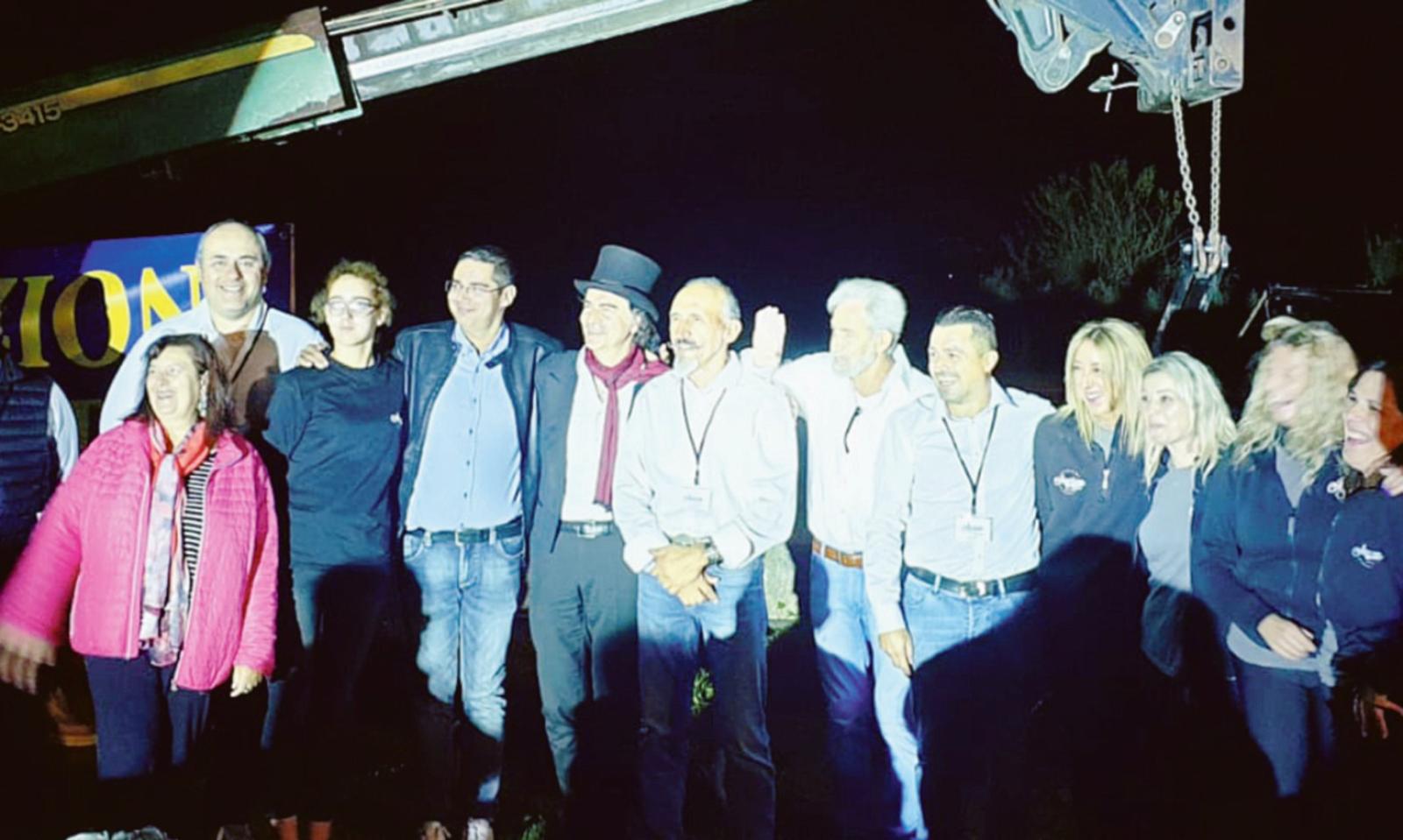 Pianista fuori posto suona a Tornova