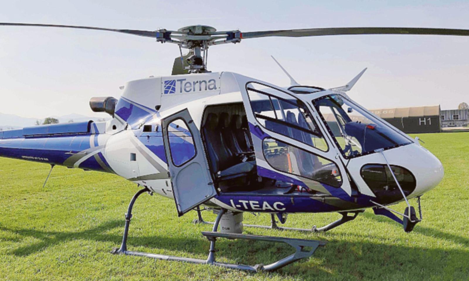 Si alzano gli elicotteri, per verificare la linea