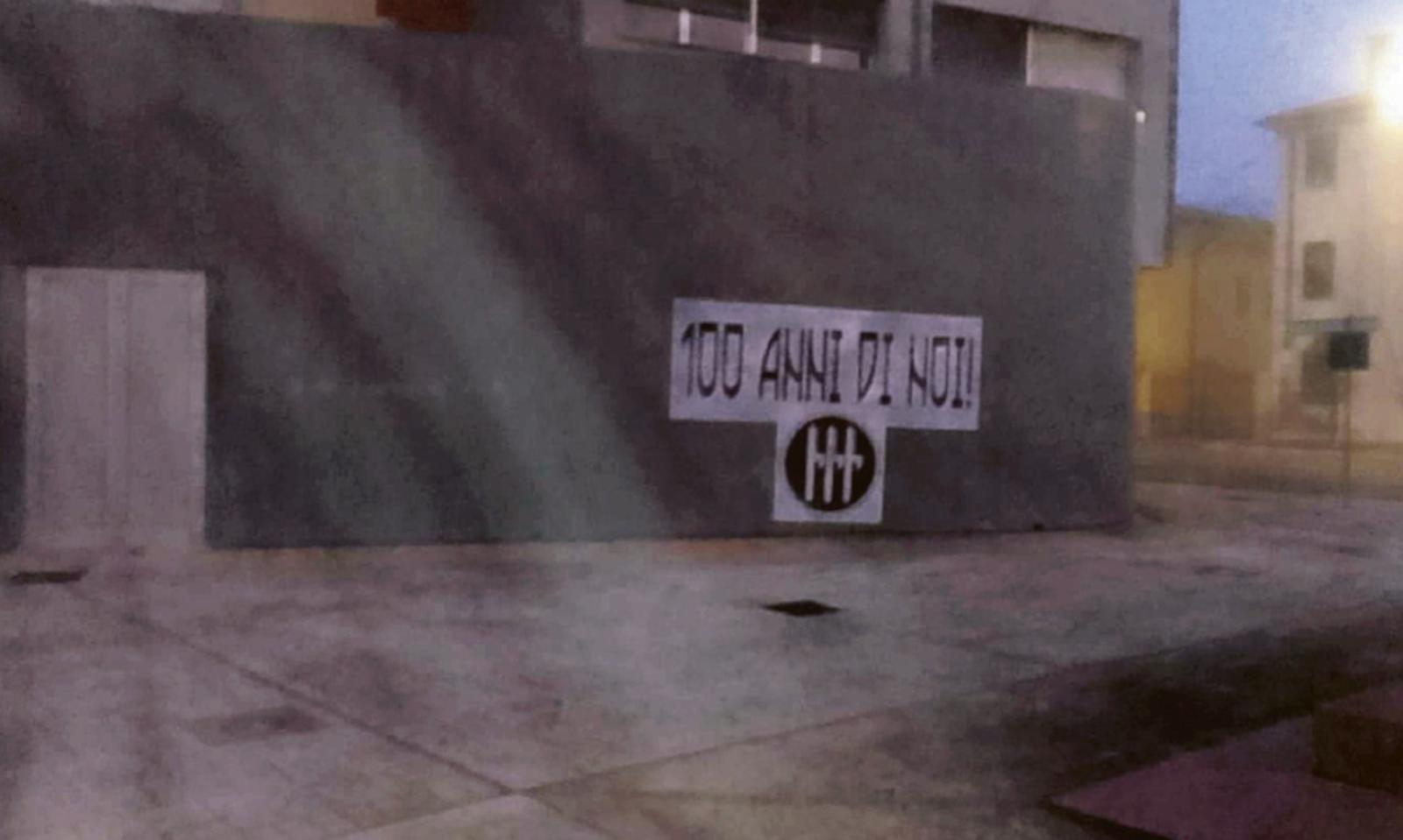 "Scritta fascista in piazza Matteotti, gesto deplorevole"