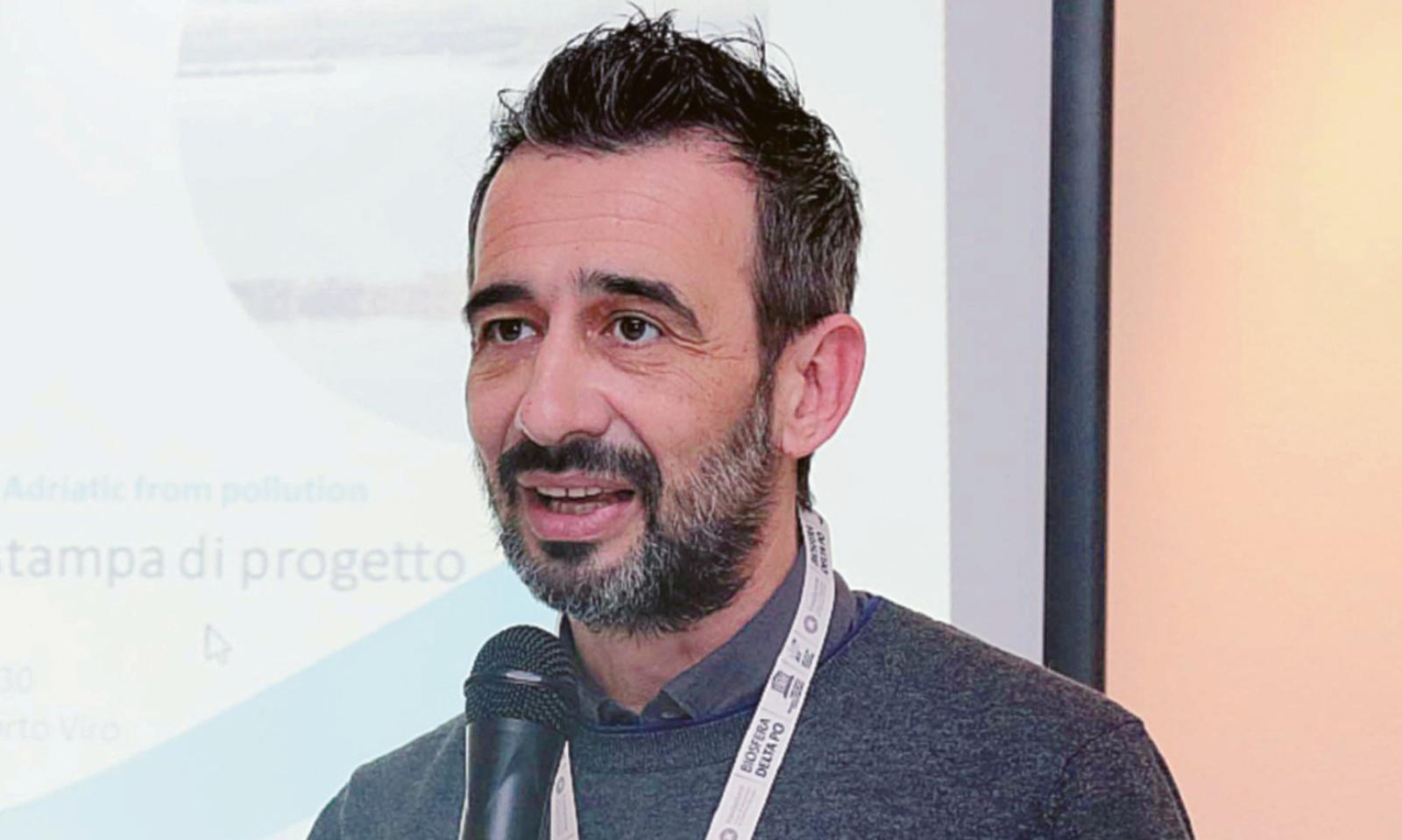 Pizzoli "combatte" da un tv all'altra. "Sono il sindaco pi&ugrave; fico!"