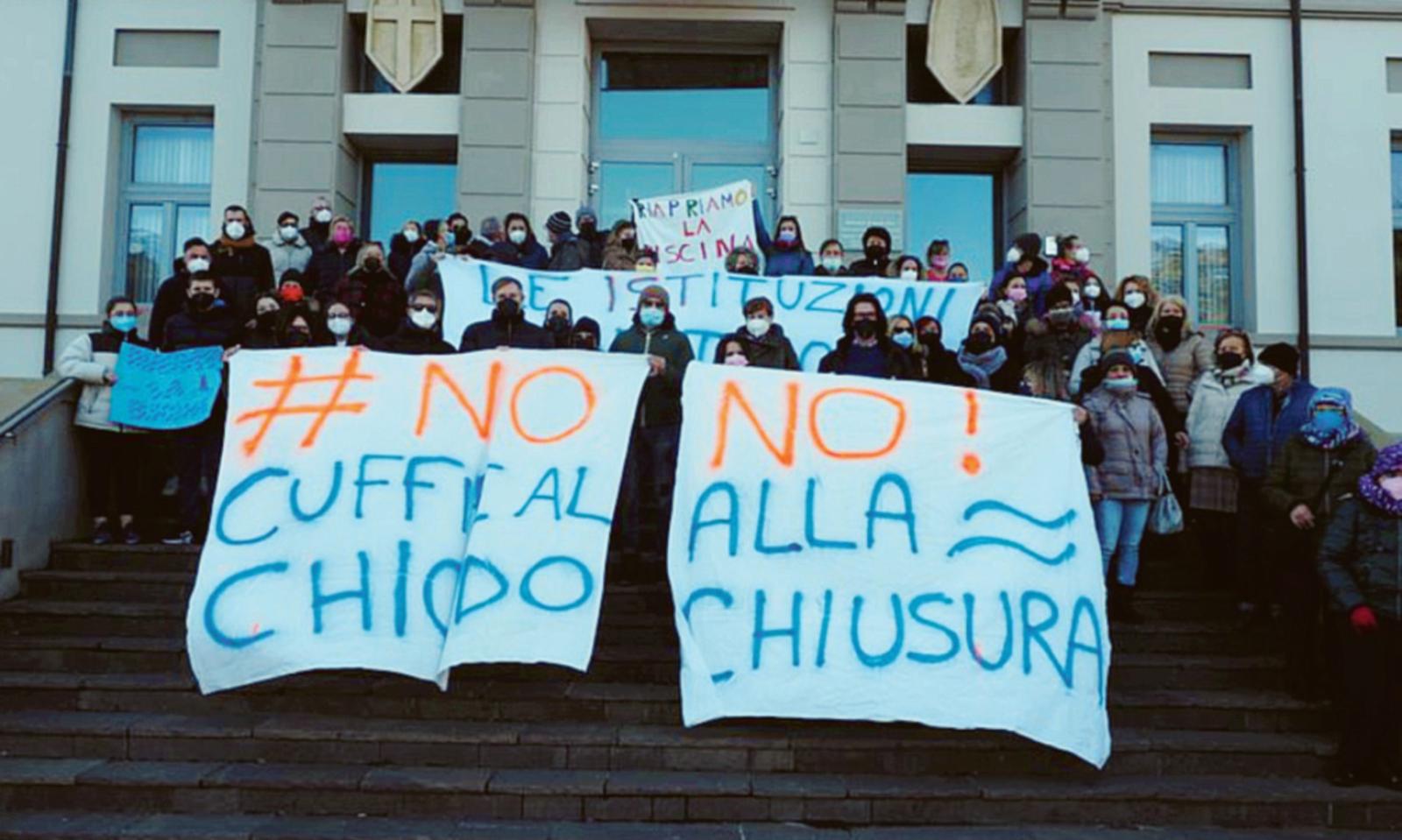 Il pi&ugrave; bel regalo: a Natale riapre la piscina!