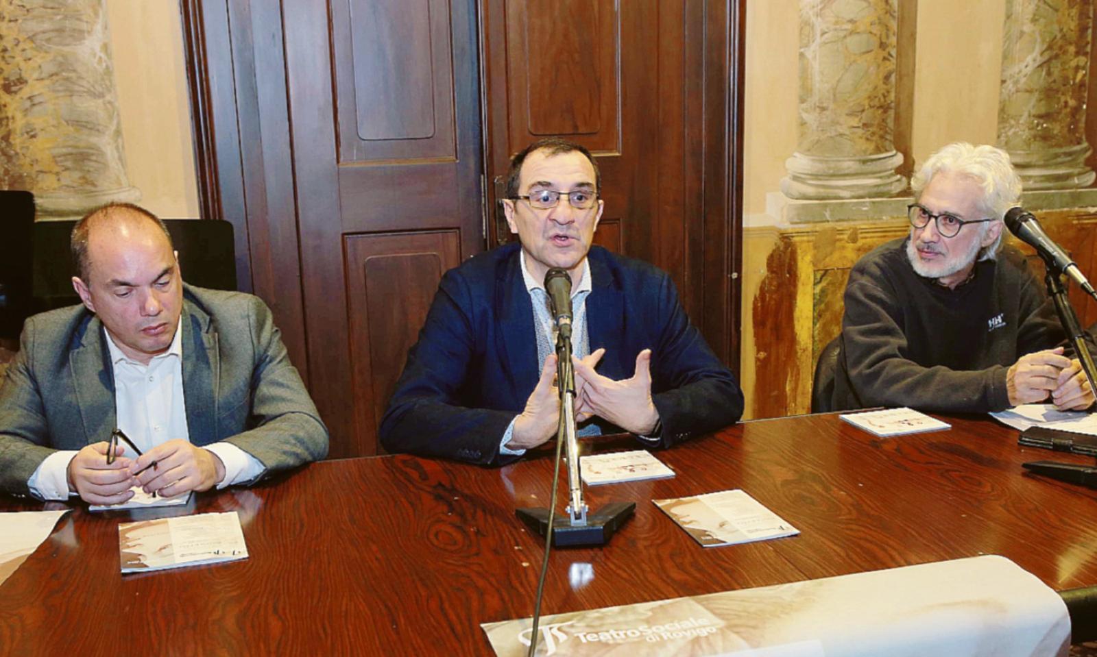 La lirica si apre col Rigoletto di Verdi