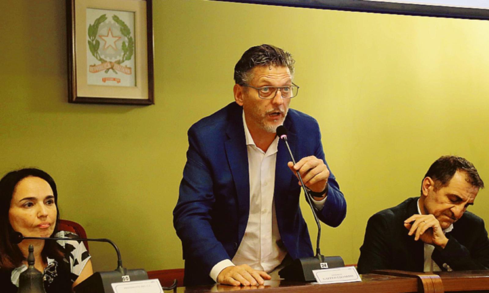 Rotonda a pagamento, tutto sospeso