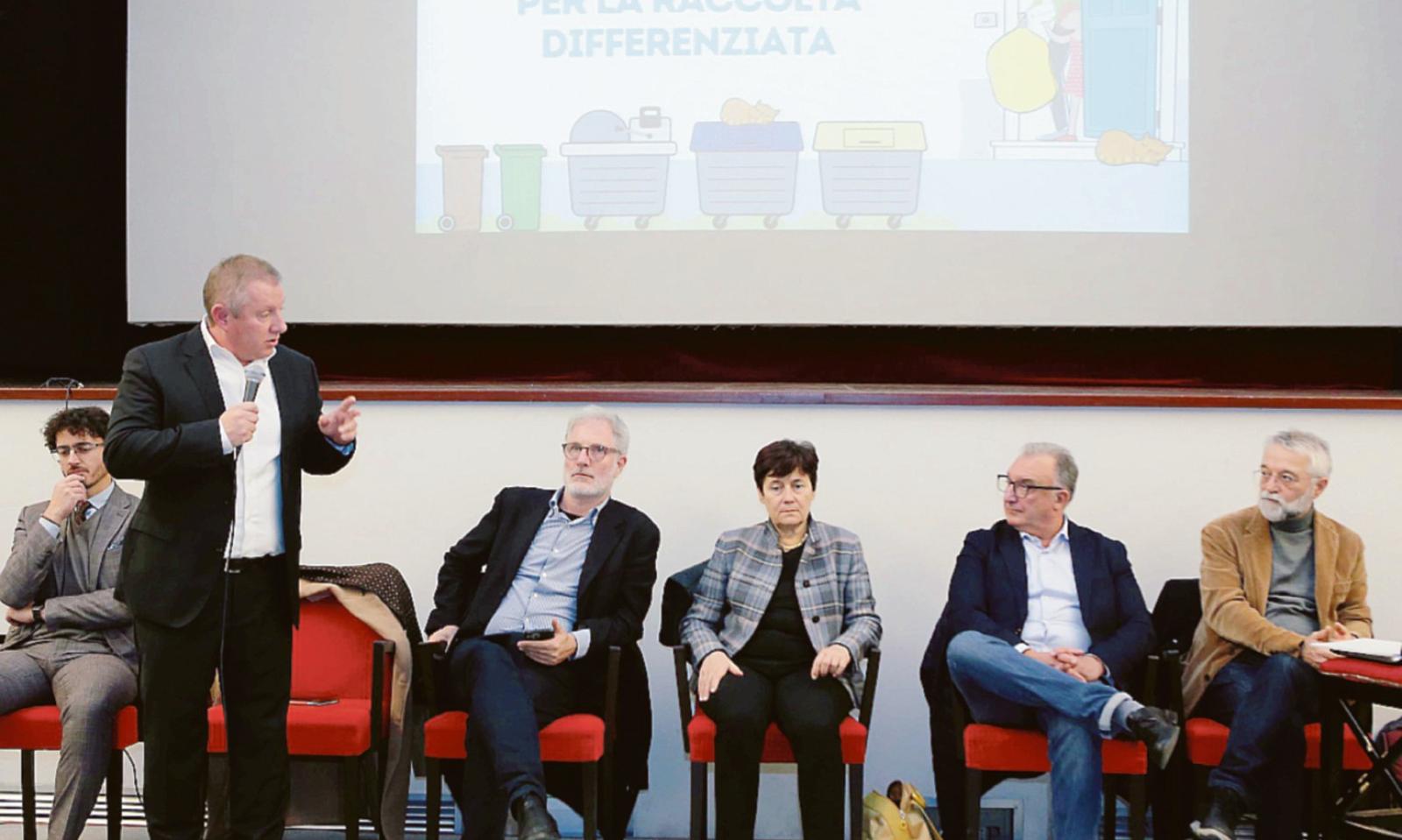 Scocca l&rsquo;ora dei cassonetti intelligenti