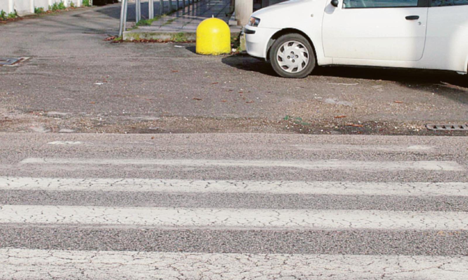 "Abbiamo paura ad attraversare sulle strisce"