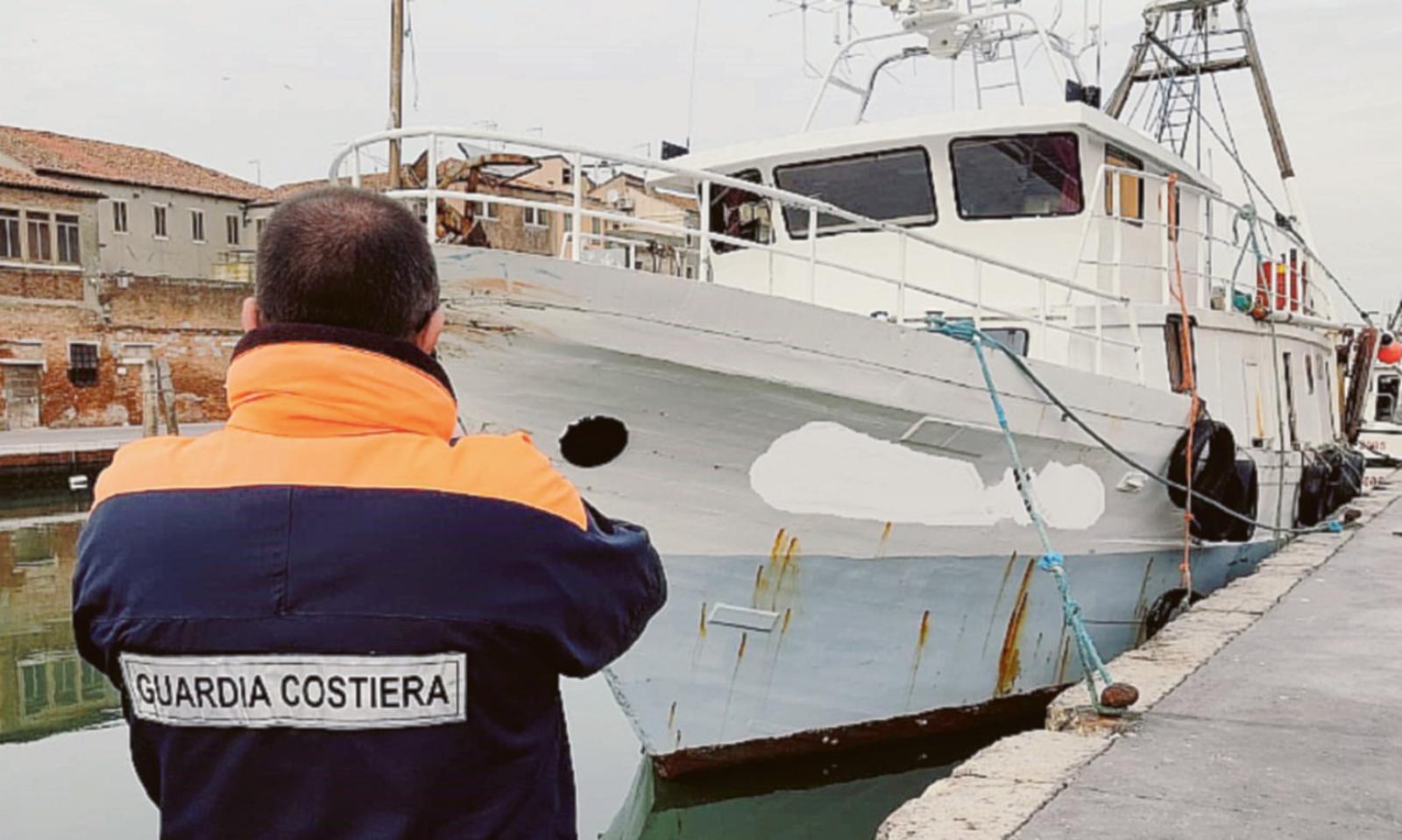 Collisione in mare tra due pescherecci