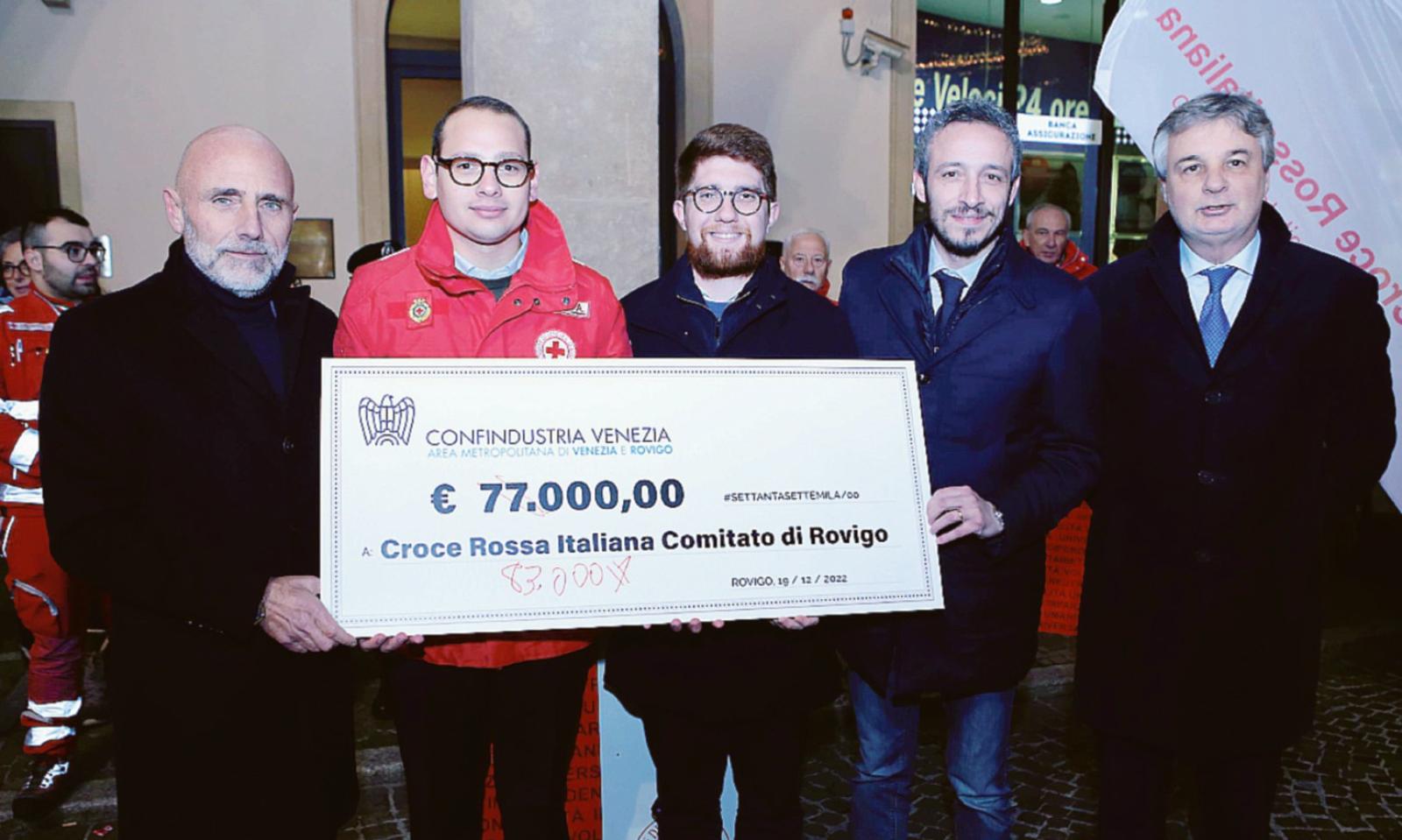 Ambulanza donata alla Croce rossa