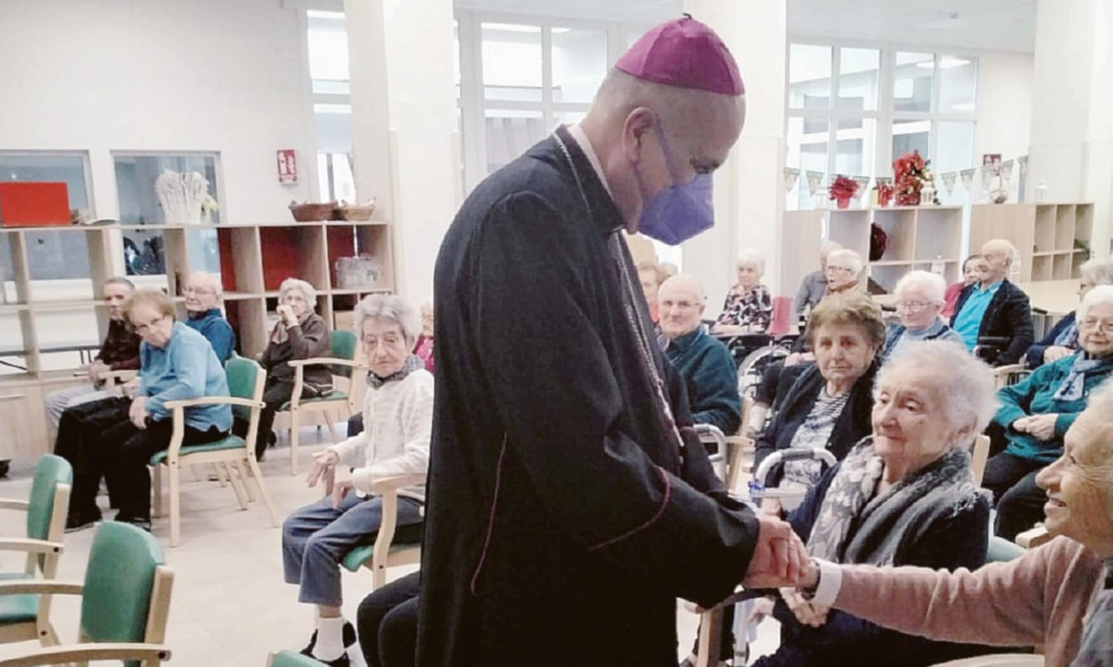 Il Vescovo celebra in casa di riposo
