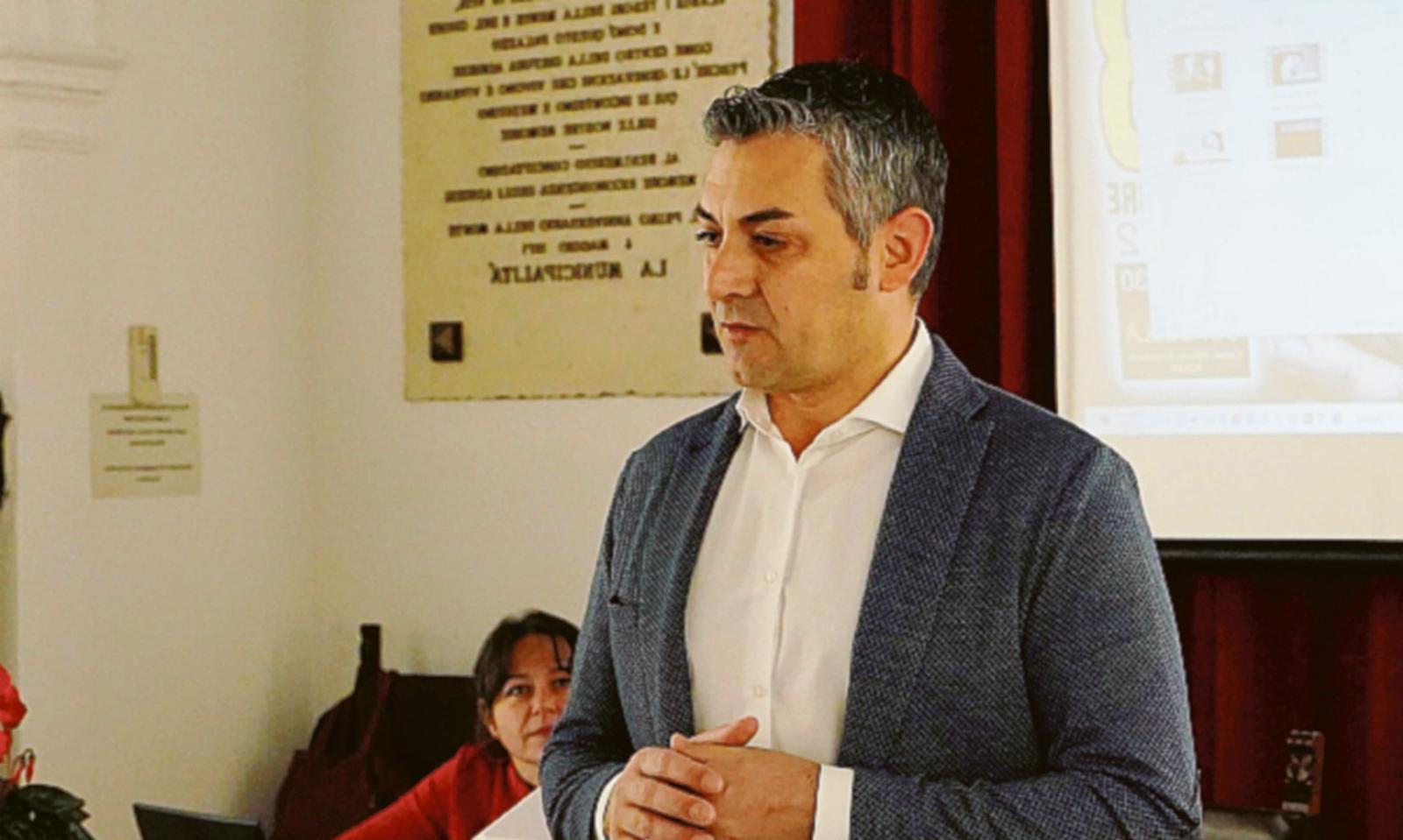 &ldquo;La citt&agrave; &egrave; su un binario morto&rdquo;