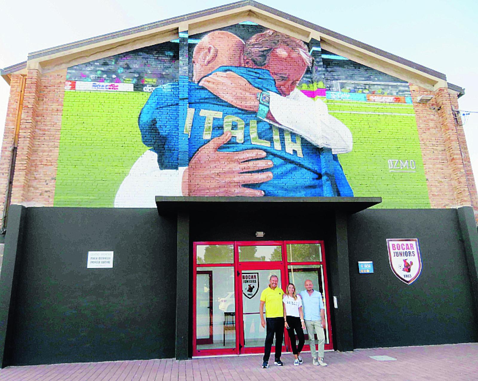 Ad Adria un grande murale sull&rsquo;abbraccio con Mancini