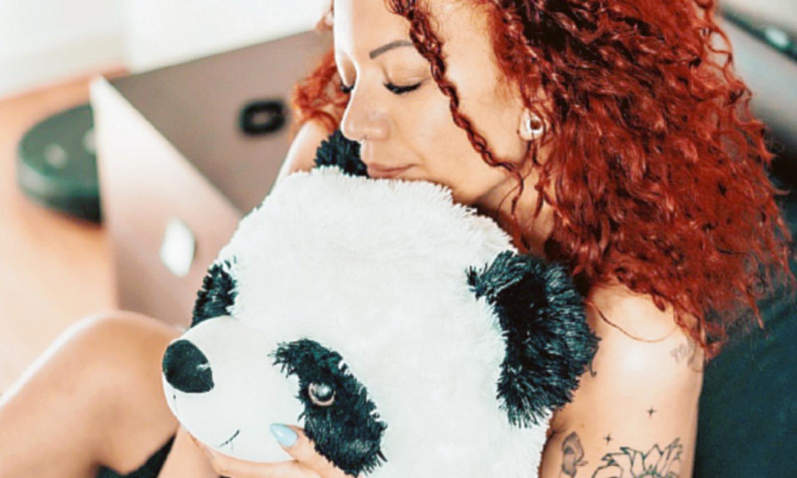 "Mi spoglio su OnlyFans, ma sogno il posto fisso"