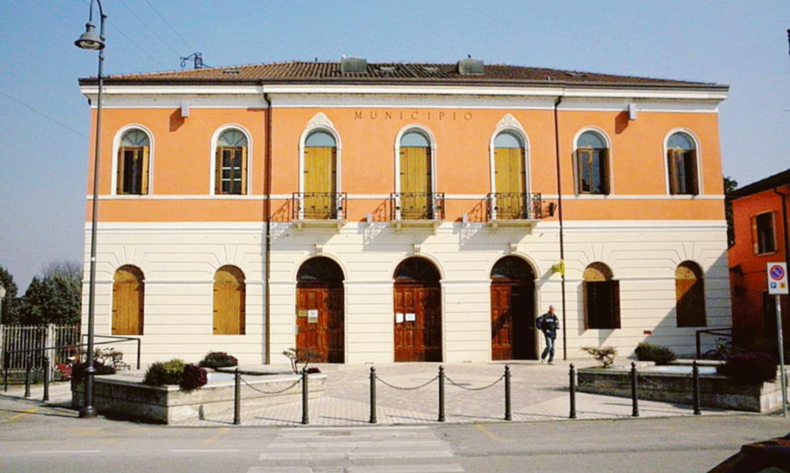 Clamoroso: una diffida al Comune