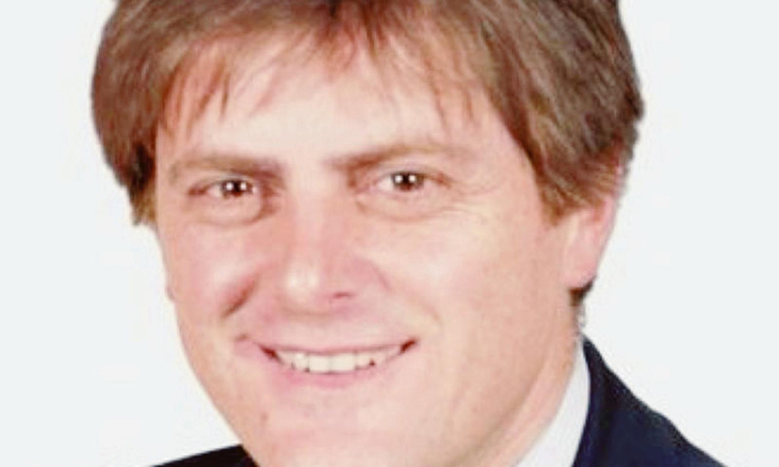 Il sindaco resta, bilancio ok