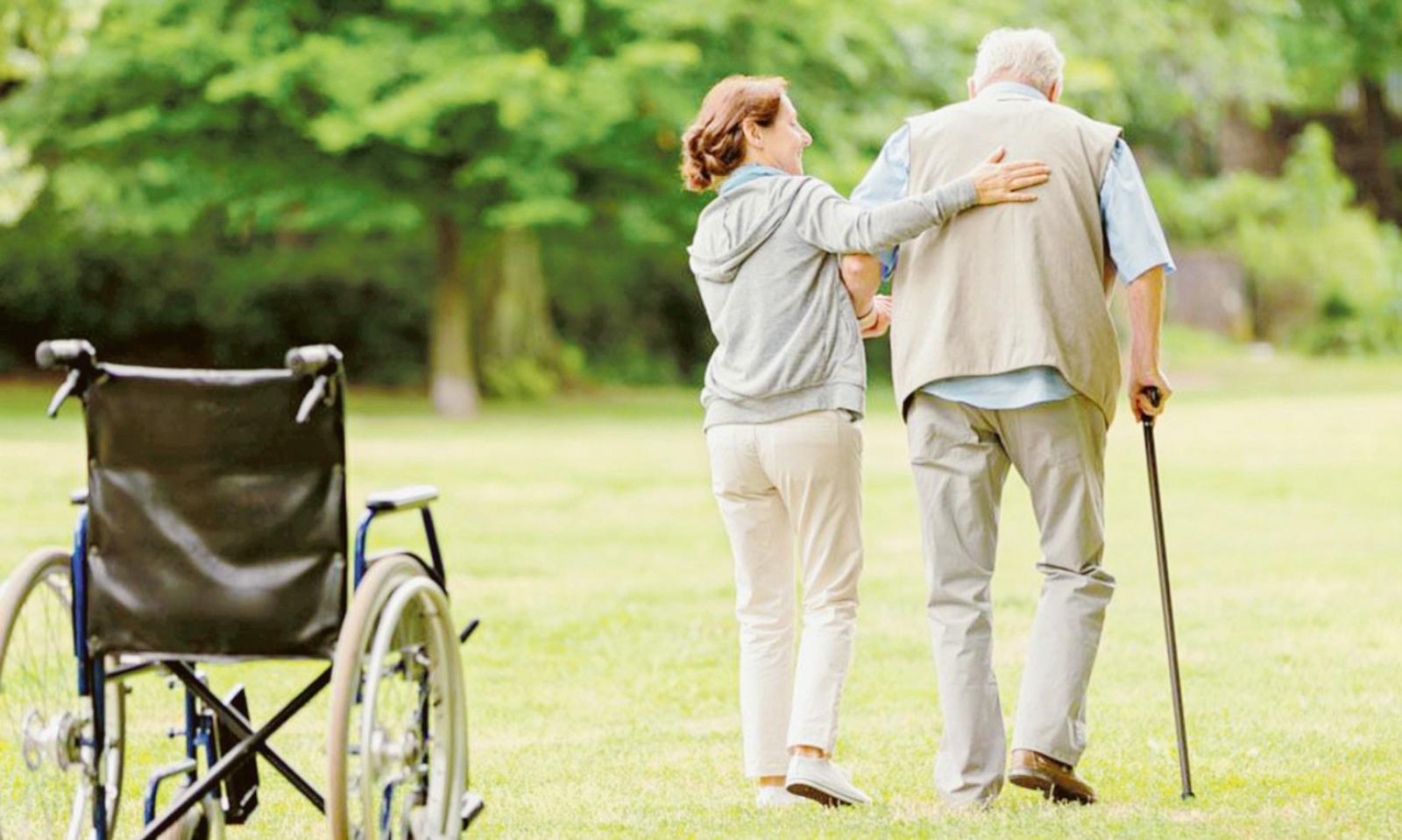 E ora arriva anche il caro badante!