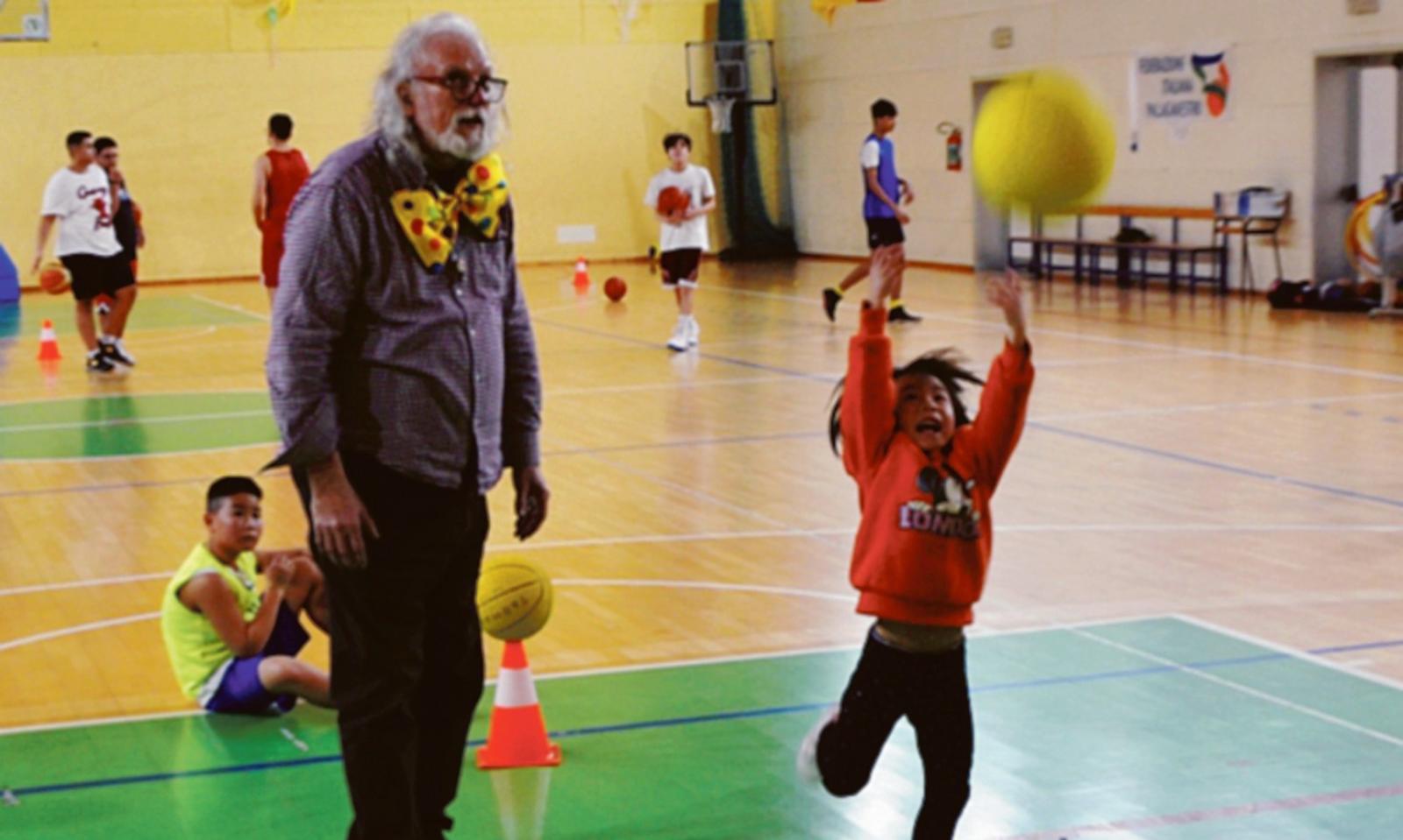 Carnevale con la palla a spicchi