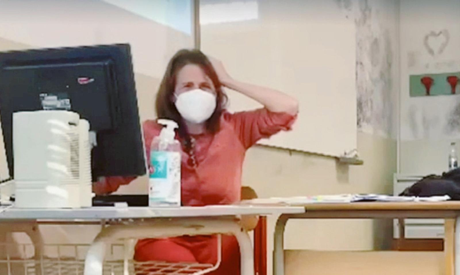 La prof colpita va in Senato