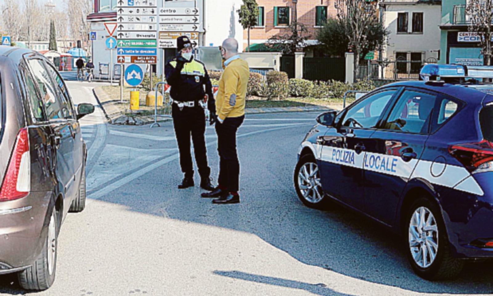 Pm10 ai minimi, ma stop alle auto