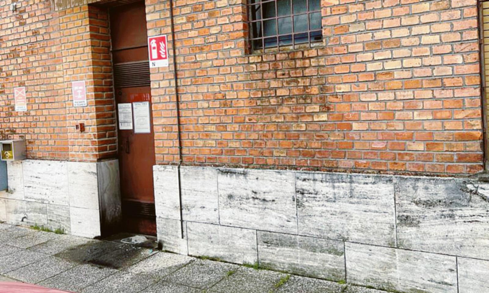 Bottiglia molotov, &ldquo;per intimidire&rdquo;