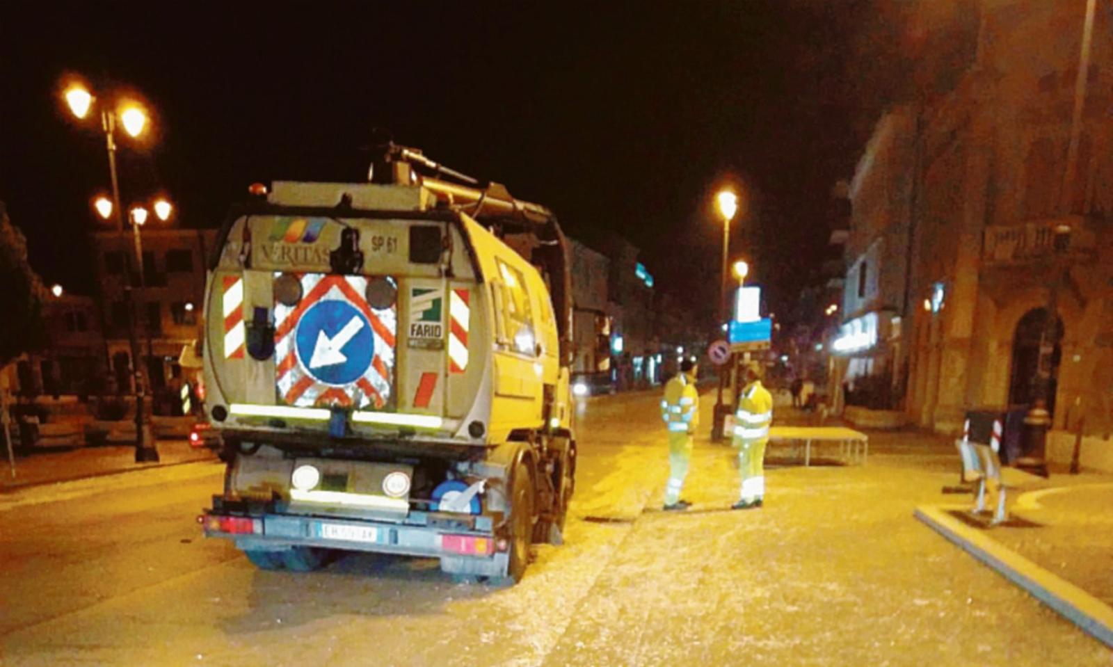 Dopo il carnevale, centro citt&agrave; tirato subito a lucido 